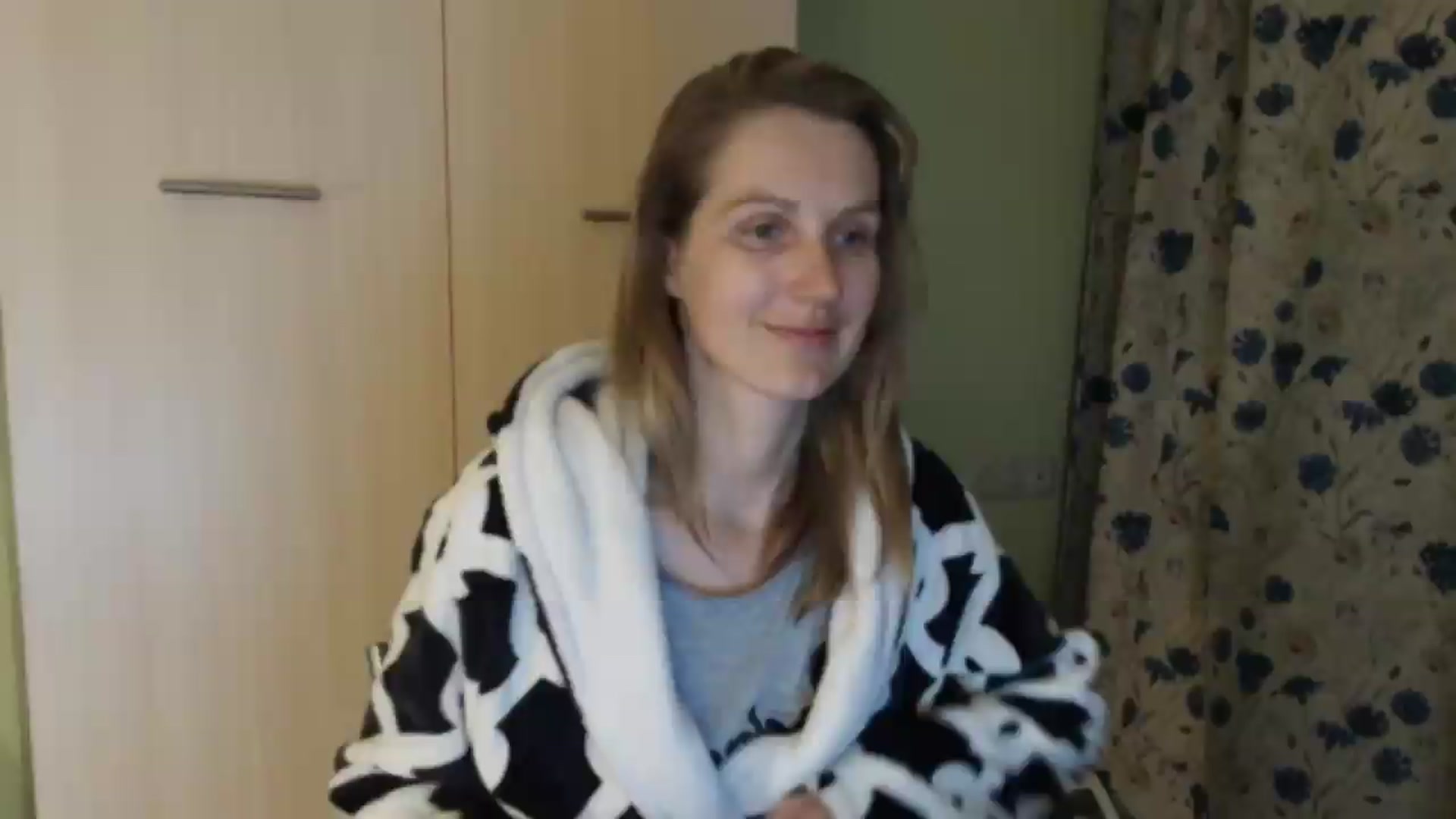 Gallery image thumbnail from HalynatheBest's myfreecams stream on, 05/15/2026, 21:10 image 7 of 20
