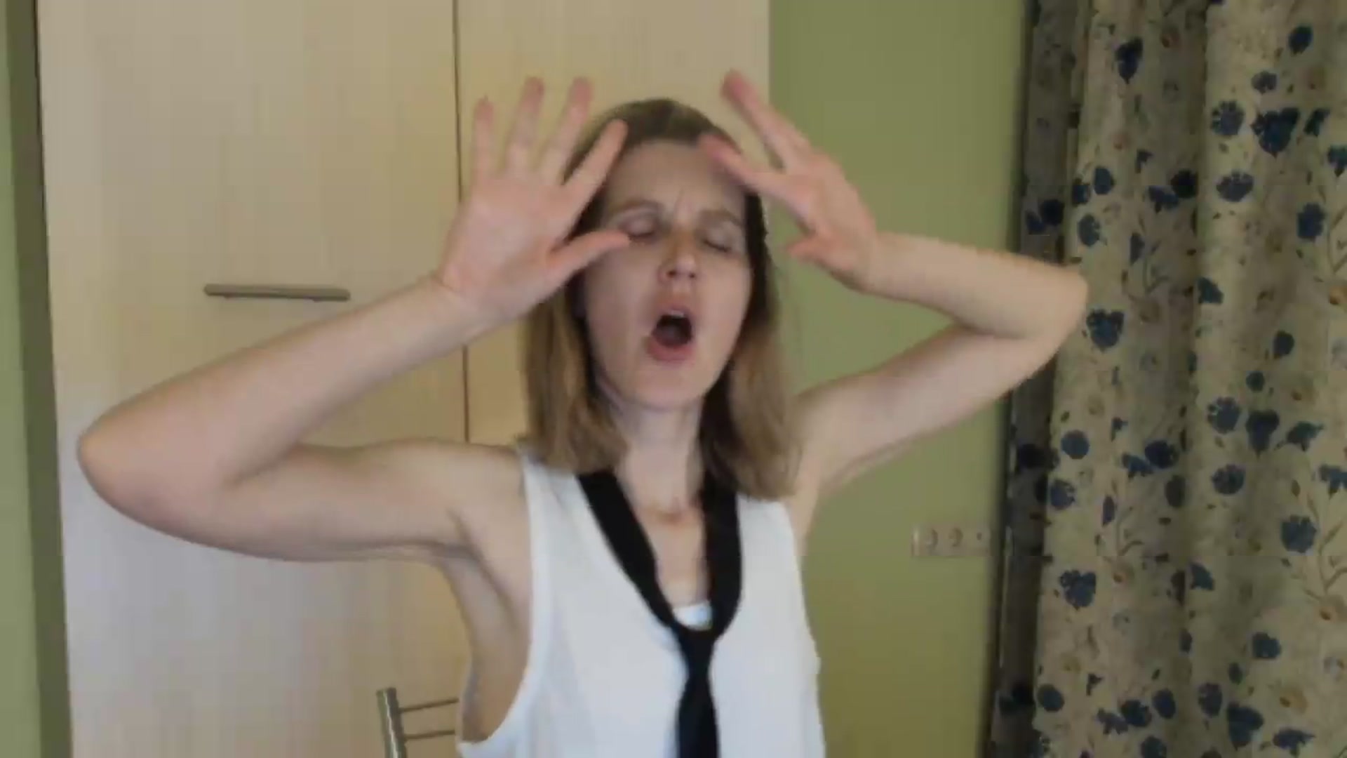 Gallery image thumbnail from HalynatheBest's myfreecams stream on, 05/17/2026, 20:24 image 18 of 20