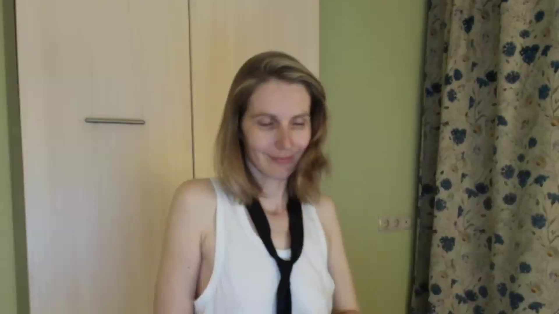 Gallery image thumbnail from HalynatheBest's myfreecams stream on, 05/17/2026, 20:24 image 10 of 20