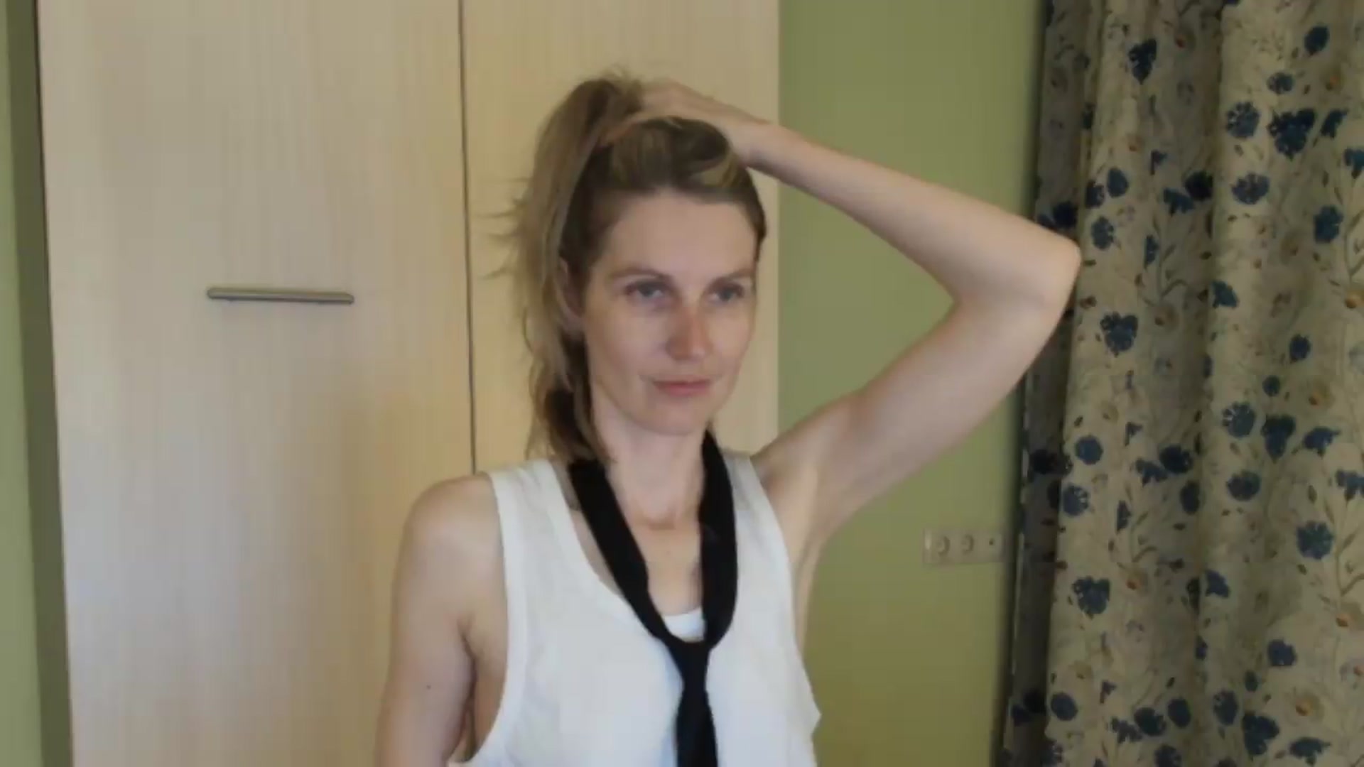 Gallery image thumbnail from HalynatheBest's myfreecams stream on, 05/17/2026, 20:24 image 11 of 20