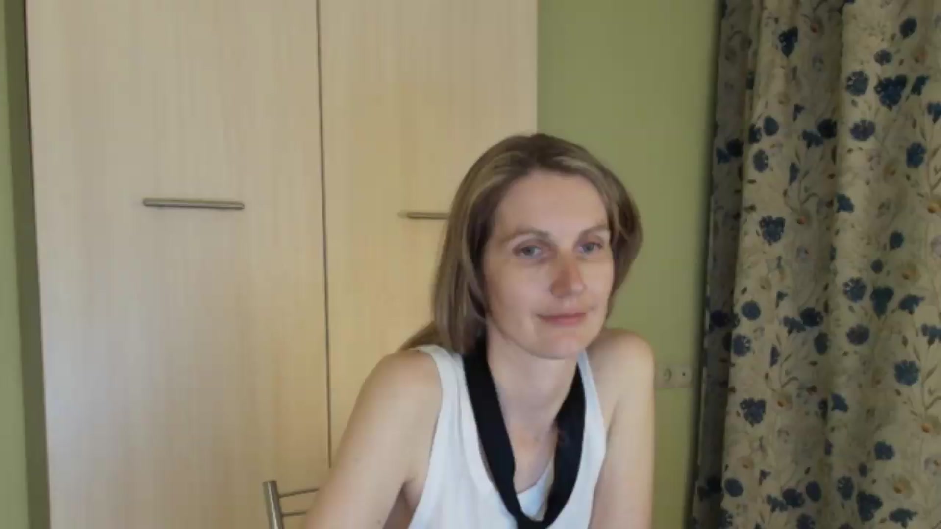 Gallery image thumbnail from HalynatheBest's myfreecams stream on, 05/17/2026, 20:24 image 1 of 20
