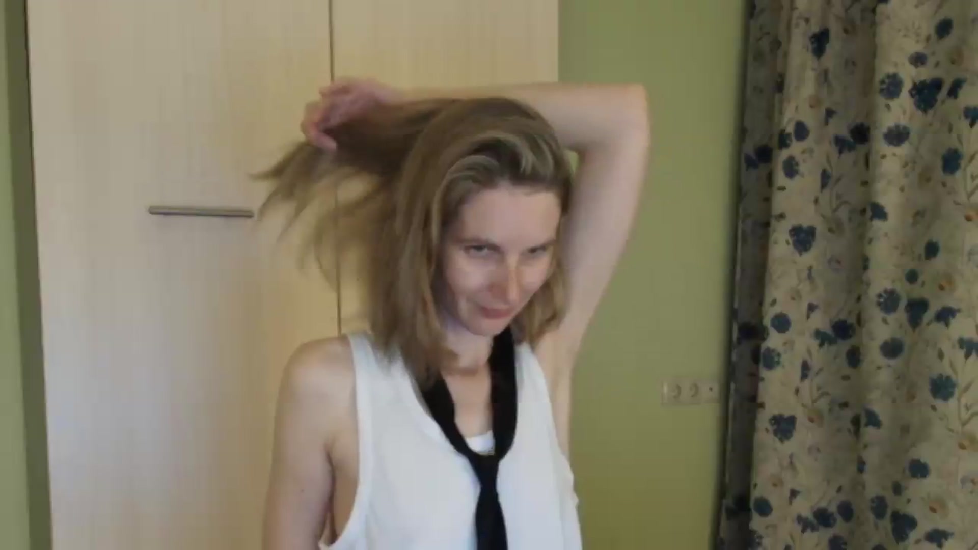 Gallery image thumbnail from HalynatheBest's myfreecams stream on, 05/17/2026, 20:24 image 20 of 20