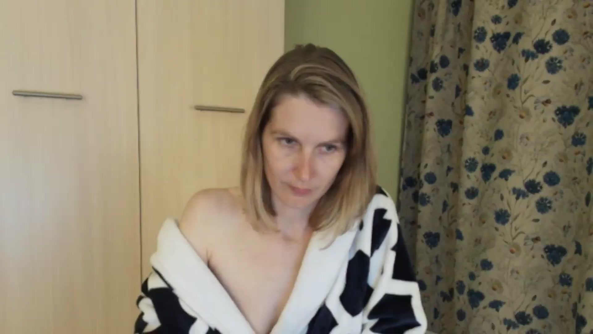 Gallery image thumbnail from HalynatheBest's myfreecams stream on, 05/26/2026, 20:10 image 20 of 20