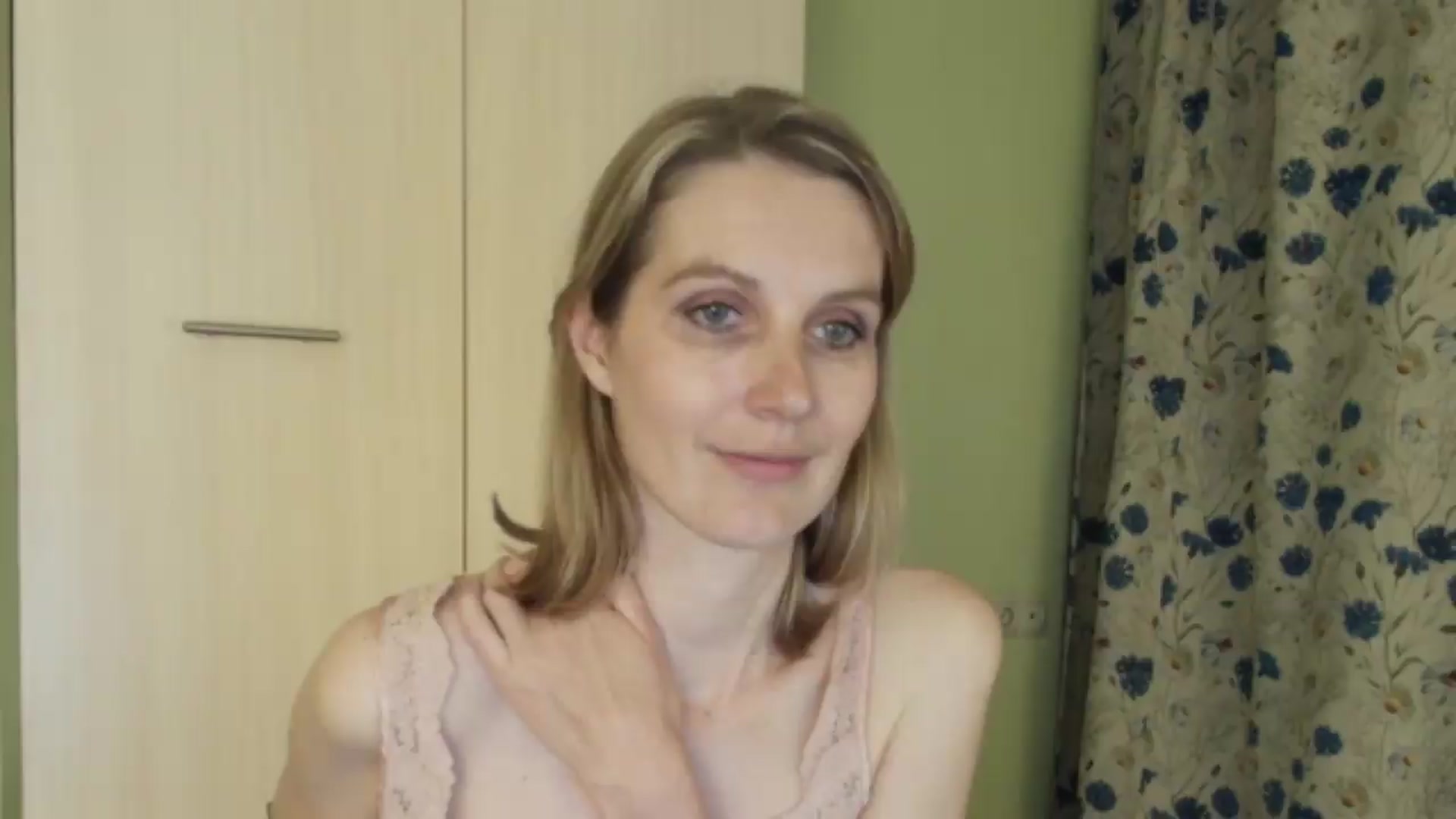 Gallery image thumbnail from HalynatheBest's myfreecams stream on, 05/30/2026, 23:32 image 2 of 20