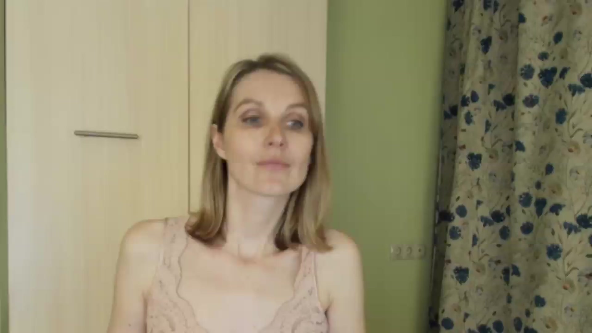 Gallery image thumbnail from HalynatheBest's myfreecams stream on, 05/30/2026, 23:32 image 4 of 20