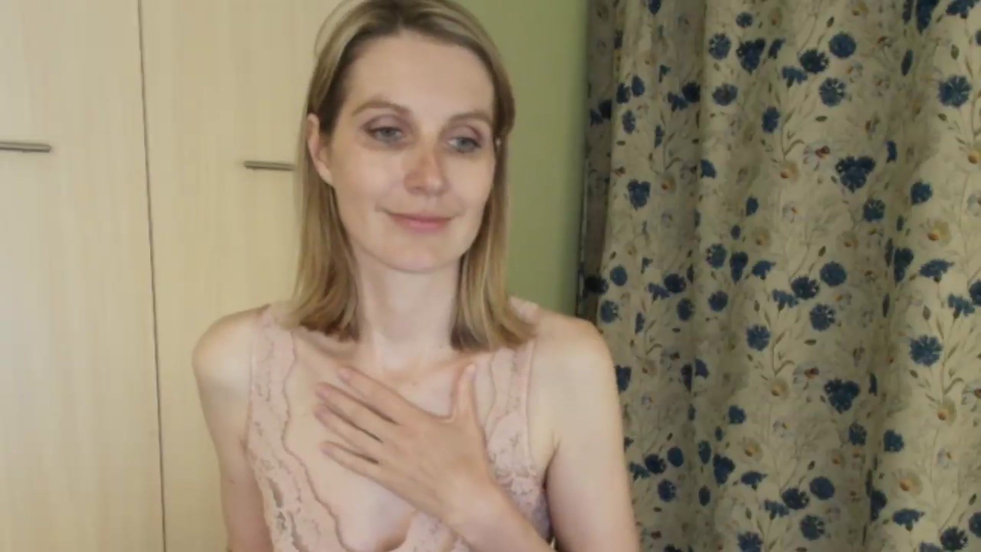 Gallery image thumbnail from HalynatheBest's myfreecams stream on, 05/30/2026, 23:32 image 12 of 20