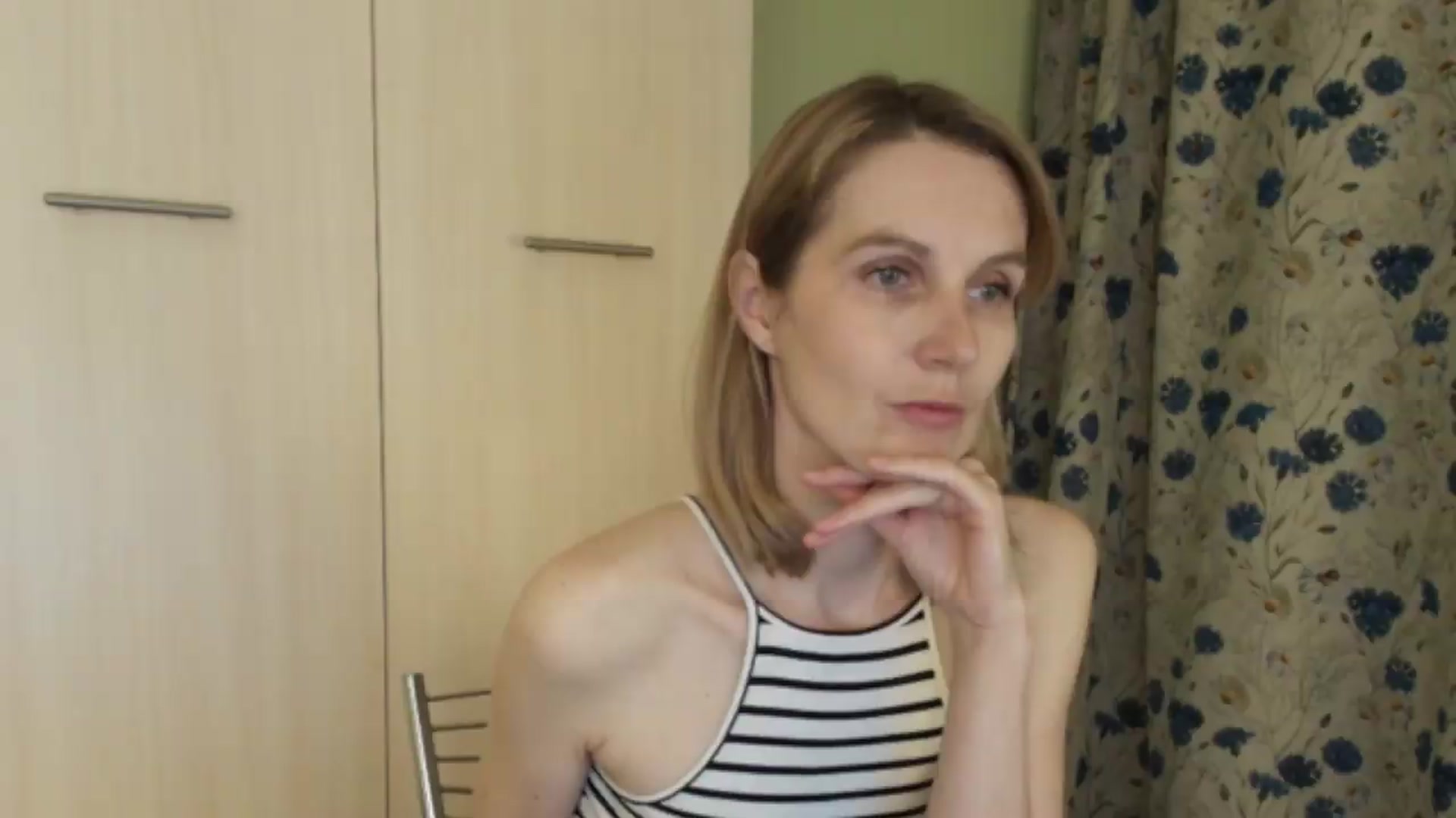 Gallery image thumbnail from HalynatheBest's myfreecams stream on, 06/05/2026, 20:09 image 9 of 20