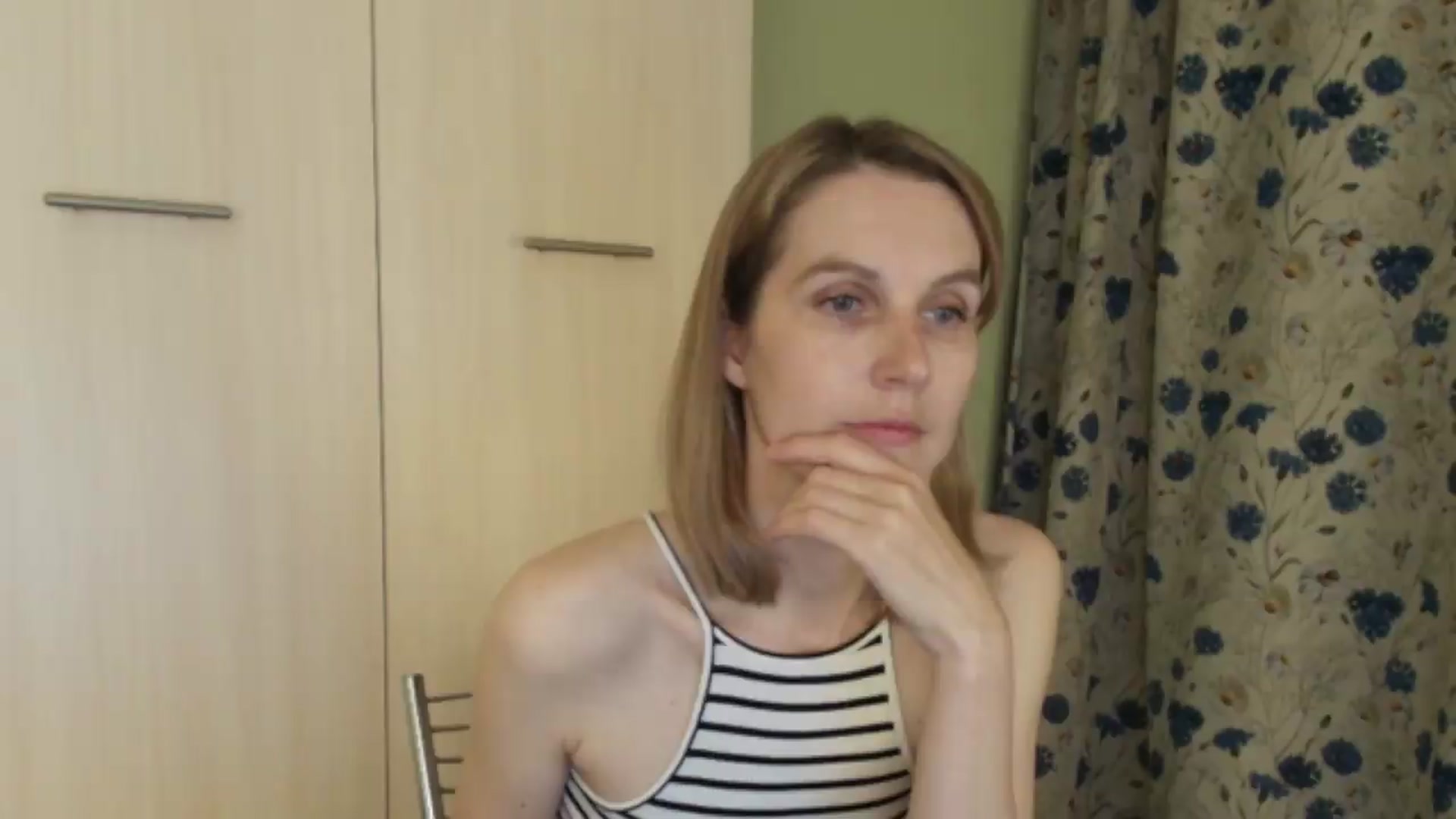 Gallery image thumbnail from HalynatheBest's myfreecams stream on, 06/05/2026, 20:09 image 13 of 20