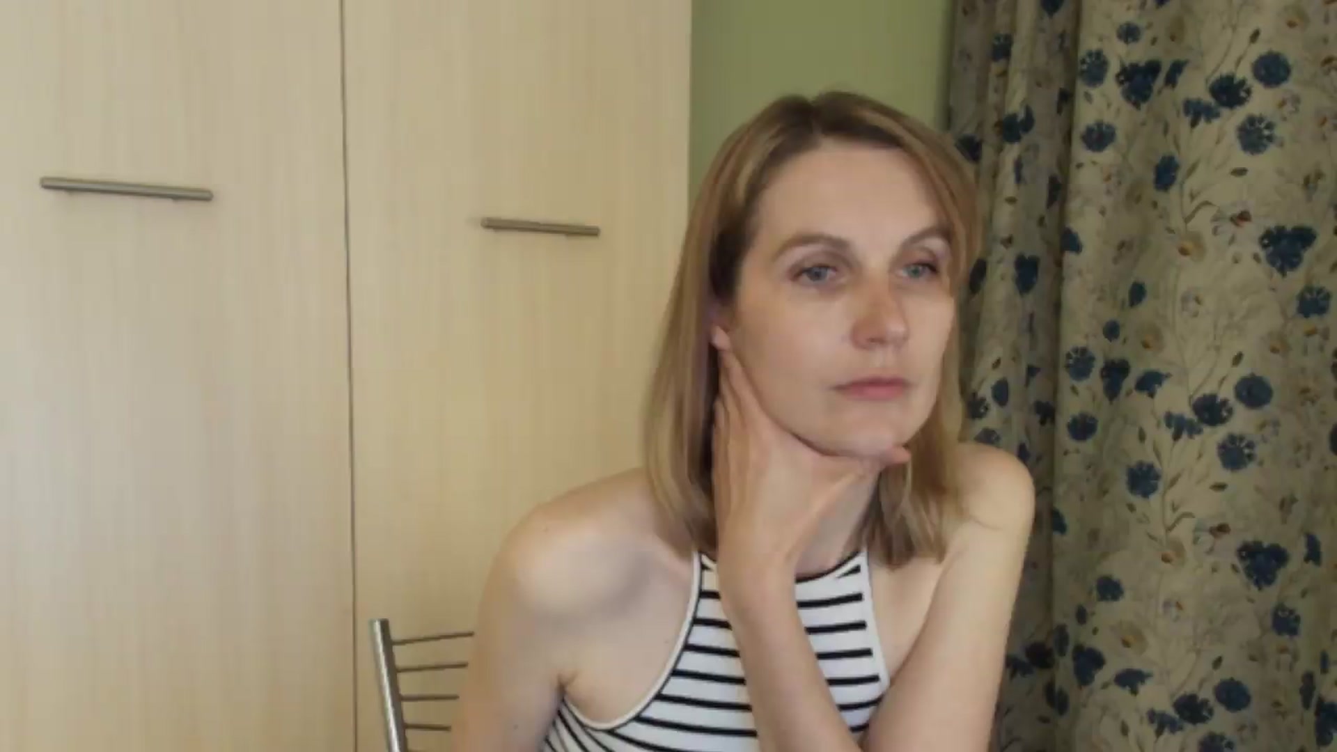 Gallery image thumbnail from HalynatheBest's myfreecams stream on, 06/05/2026, 20:09 image 17 of 20