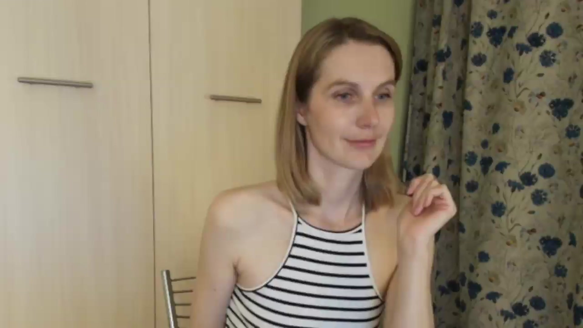 Gallery image thumbnail from HalynatheBest's myfreecams stream on, 06/05/2026, 20:09 image 19 of 20