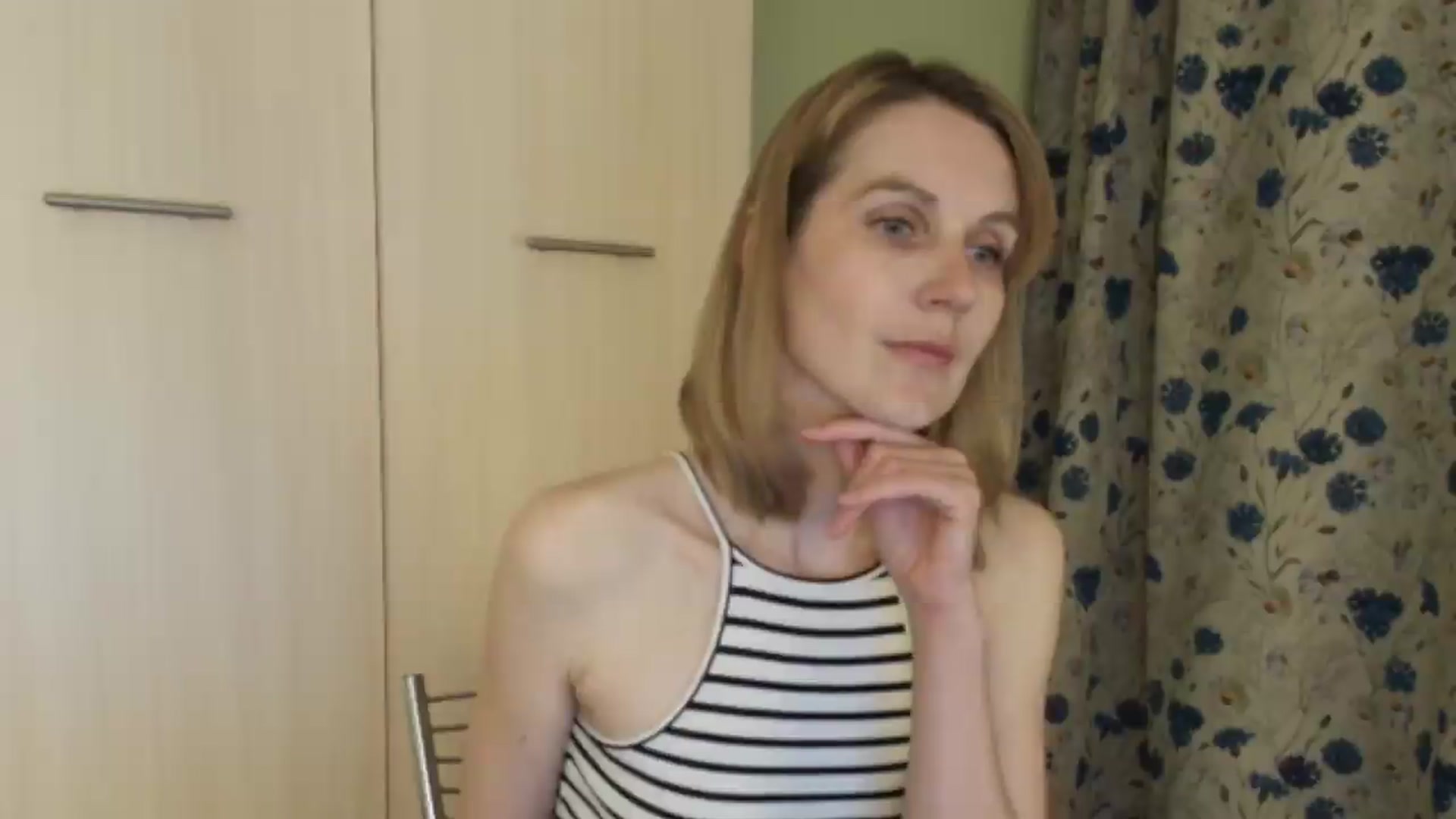 Gallery image thumbnail from HalynatheBest's myfreecams stream on, 06/05/2026, 20:09 image 4 of 20