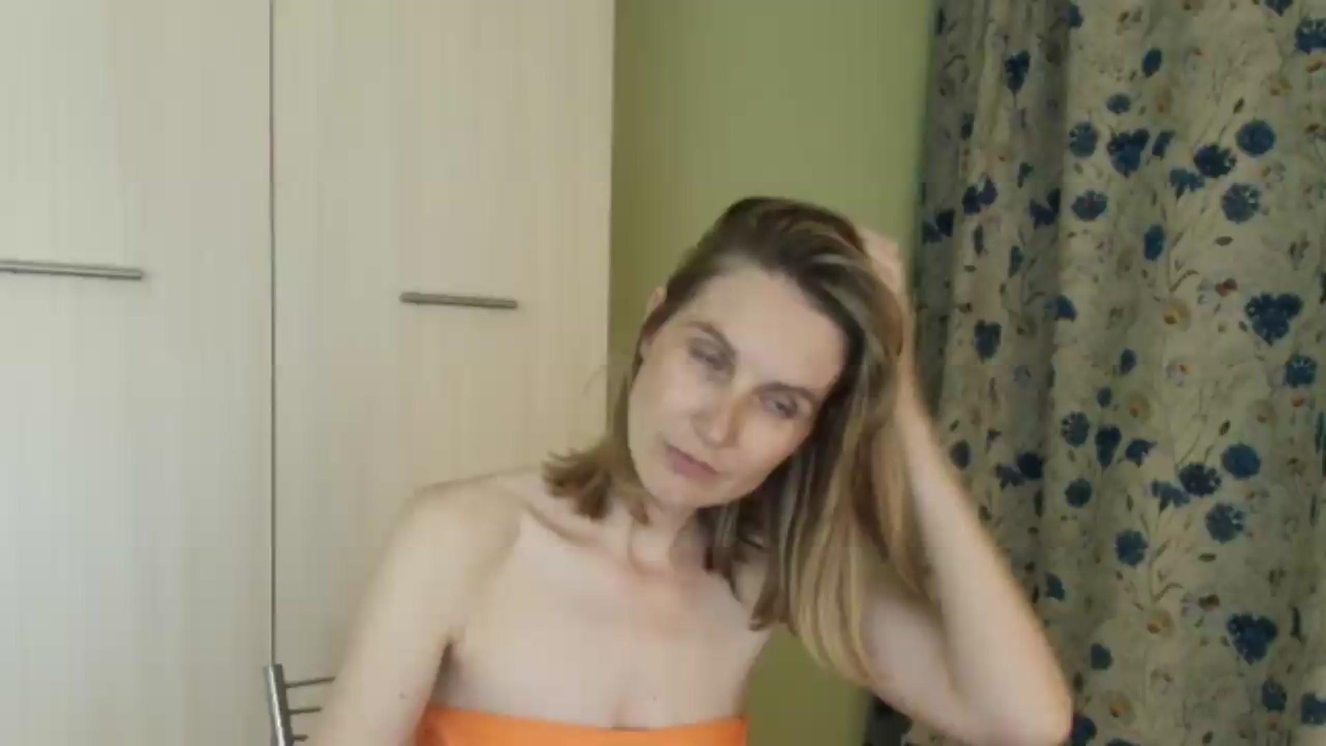 Gallery image thumbnail from HalynatheBest's myfreecams stream on, 06/18/2026, 20:49 image 19 of 20