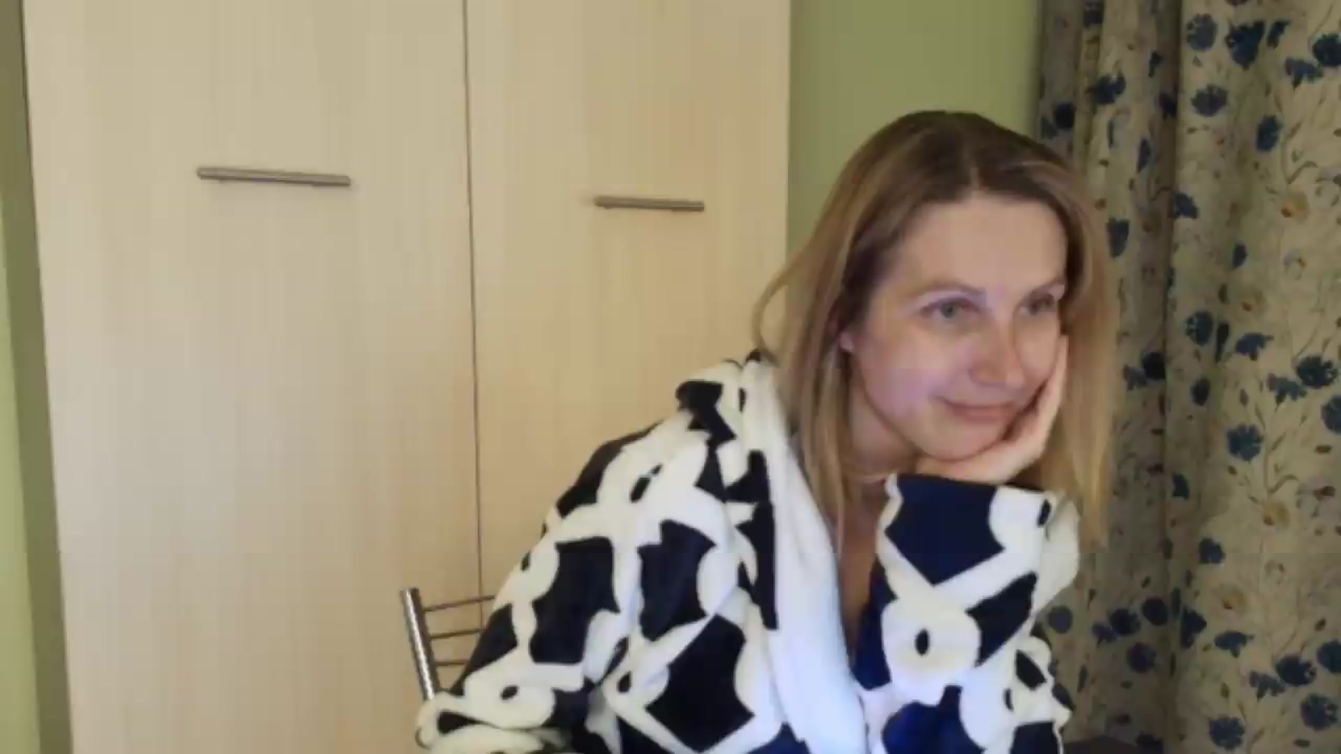 Gallery image thumbnail from HalynatheBest's myfreecams stream on, 06/20/2026, 20:41 image 17 of 20