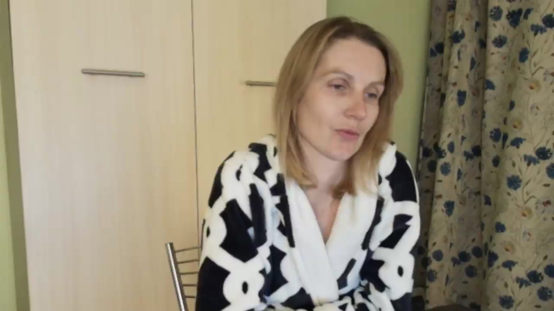 Gallery image thumbnail from HalynatheBest's myfreecams stream on, 06/20/2026, 20:41 image 8 of 20