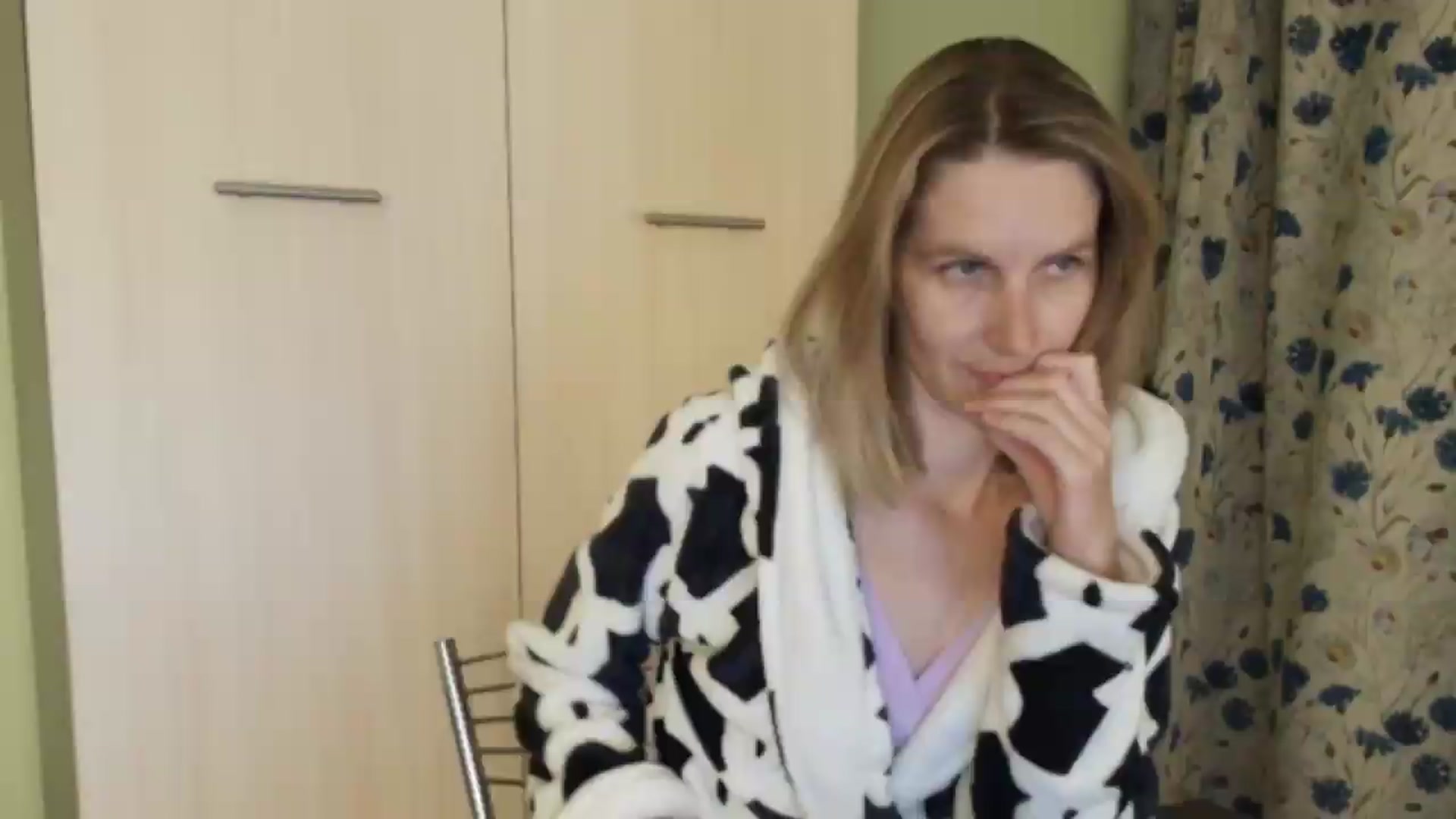 Gallery image thumbnail from HalynatheBest's myfreecams stream on, 06/20/2026, 20:41 image 1 of 20