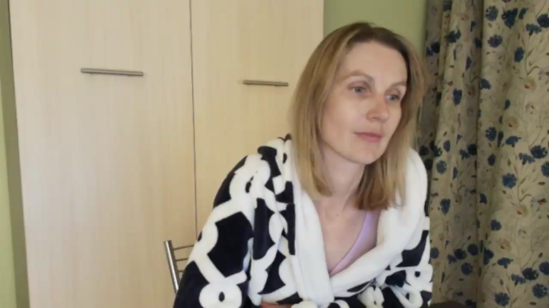 Gallery image thumbnail from HalynatheBest's myfreecams stream on, 06/20/2026, 20:41 image 11 of 20