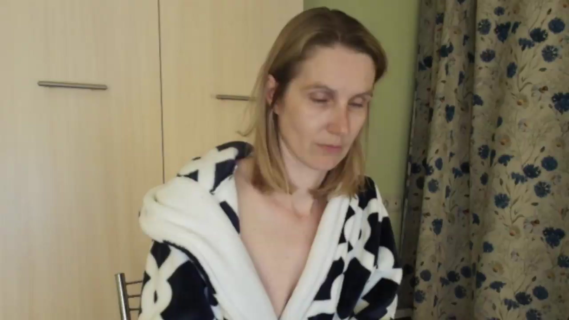 Gallery image thumbnail from HalynatheBest's myfreecams stream on, 06/20/2026, 21:06 image 10 of 20