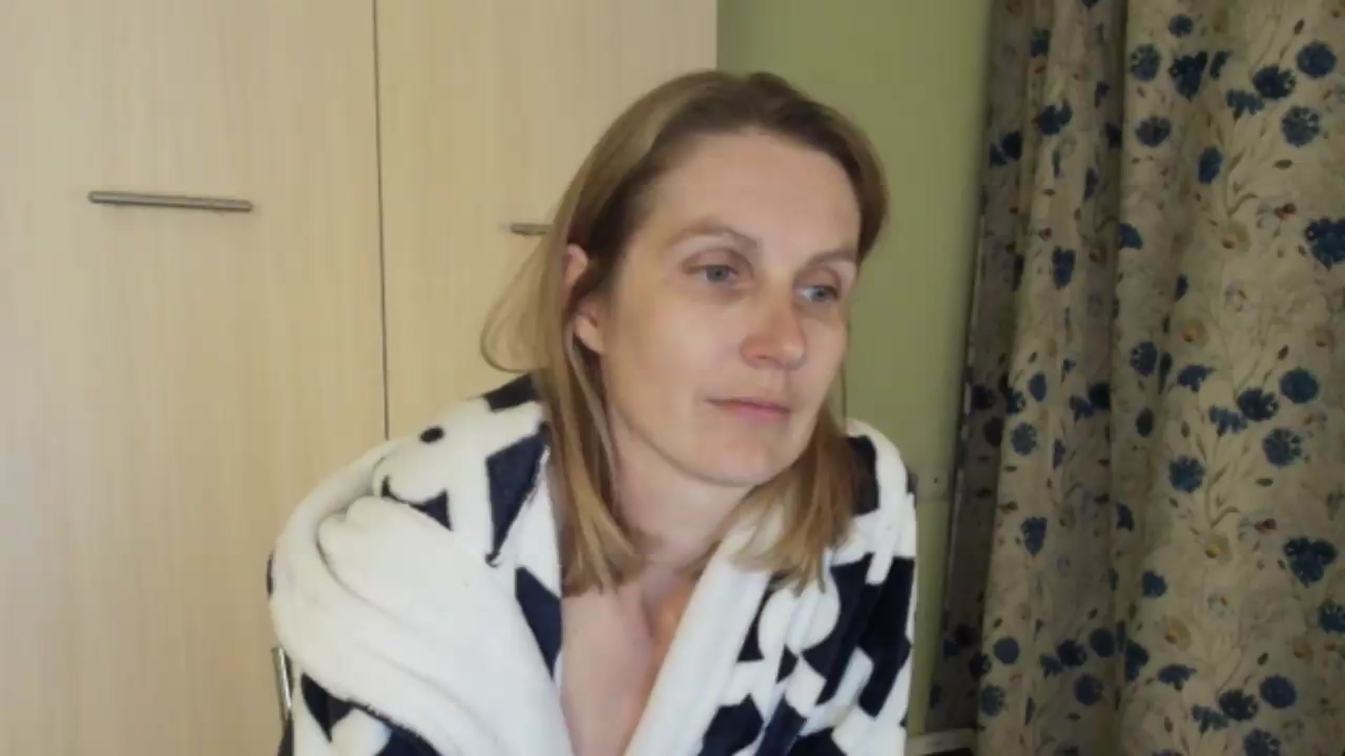 Gallery image thumbnail from HalynatheBest's myfreecams stream on, 06/20/2026, 21:06 image 19 of 20