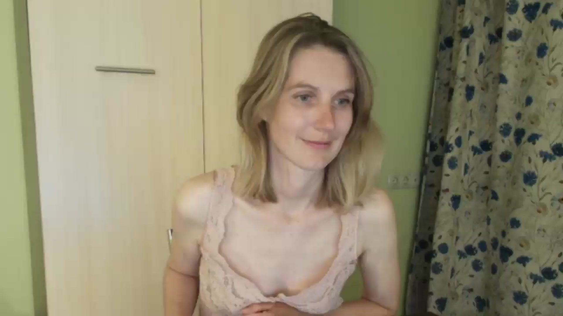 Gallery image thumbnail from HalynatheBest's myfreecams stream on, 06/27/2026, 21:07 image 14 of 20
