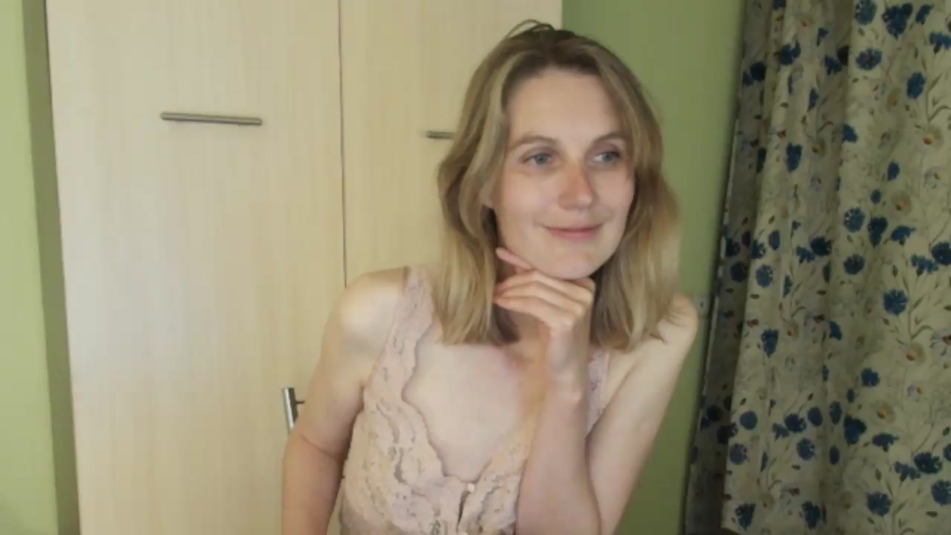 Gallery image thumbnail from HalynatheBest's myfreecams stream on, 06/27/2026, 21:07 image 15 of 20