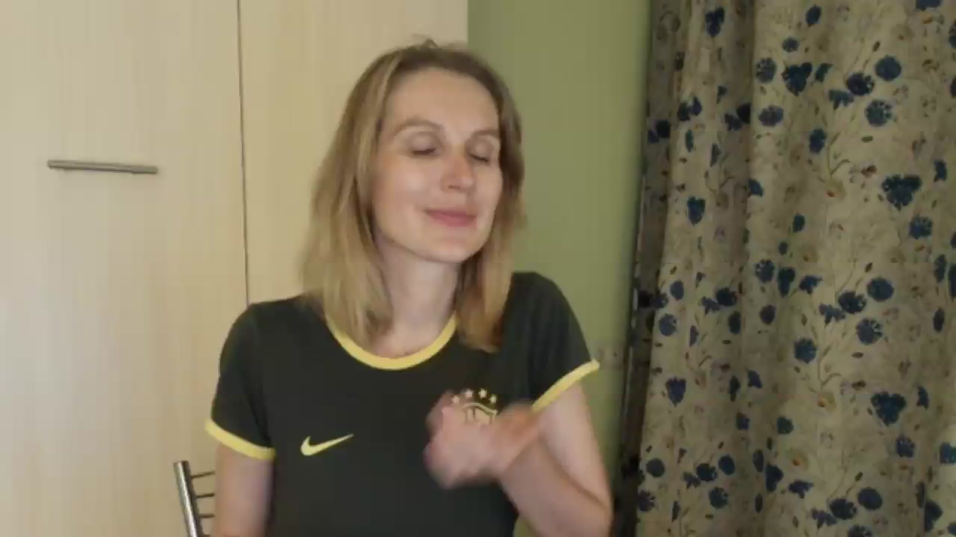Gallery image thumbnail from HalynatheBest's myfreecams stream on, 06/30/2026, 21:00 image 10 of 20