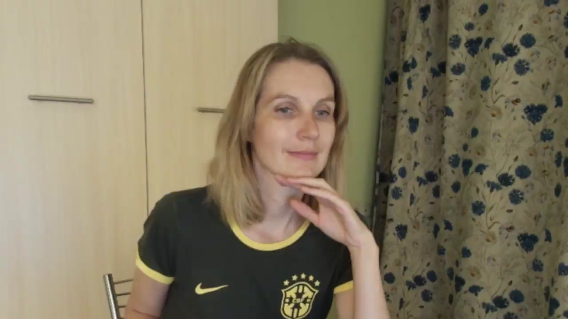 Gallery image thumbnail from HalynatheBest's myfreecams stream on, 06/30/2026, 21:00 image 5 of 20