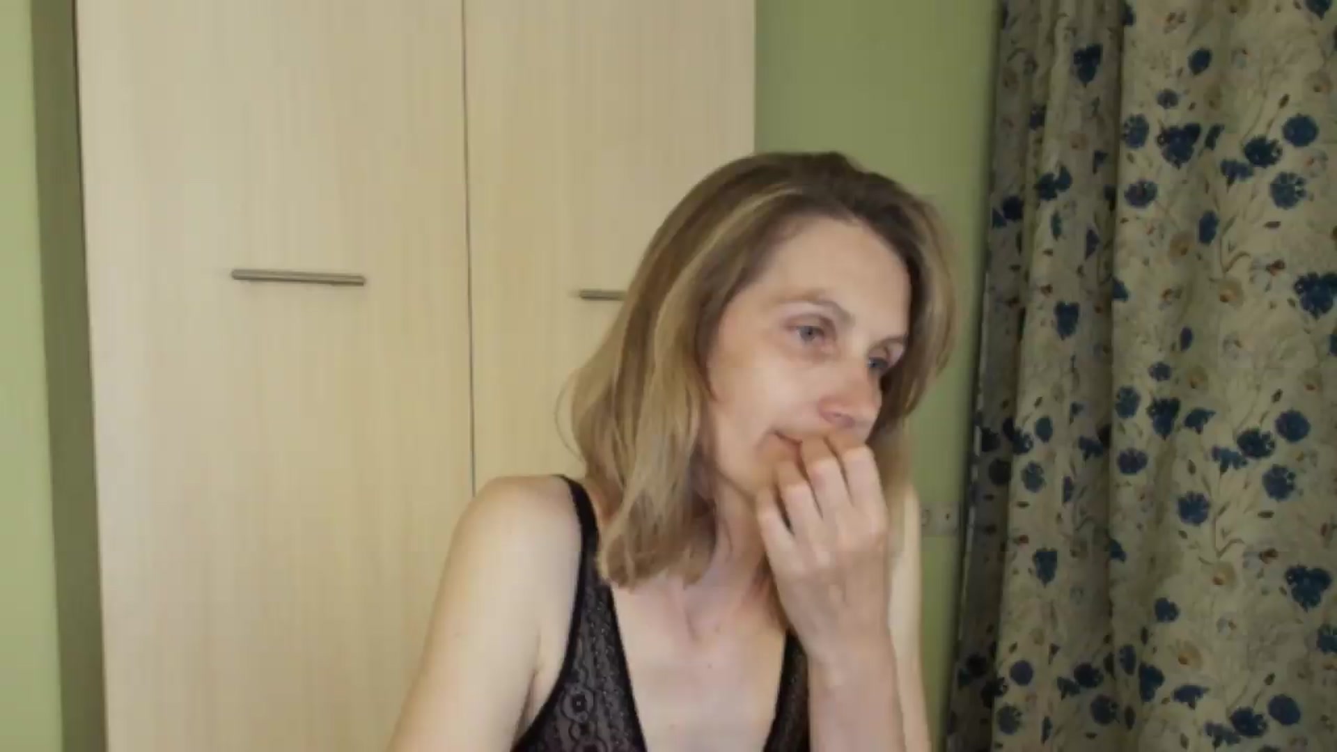Gallery image thumbnail from HalynatheBest's myfreecams stream on, 07/05/2026, 21:18 image 4 of 20