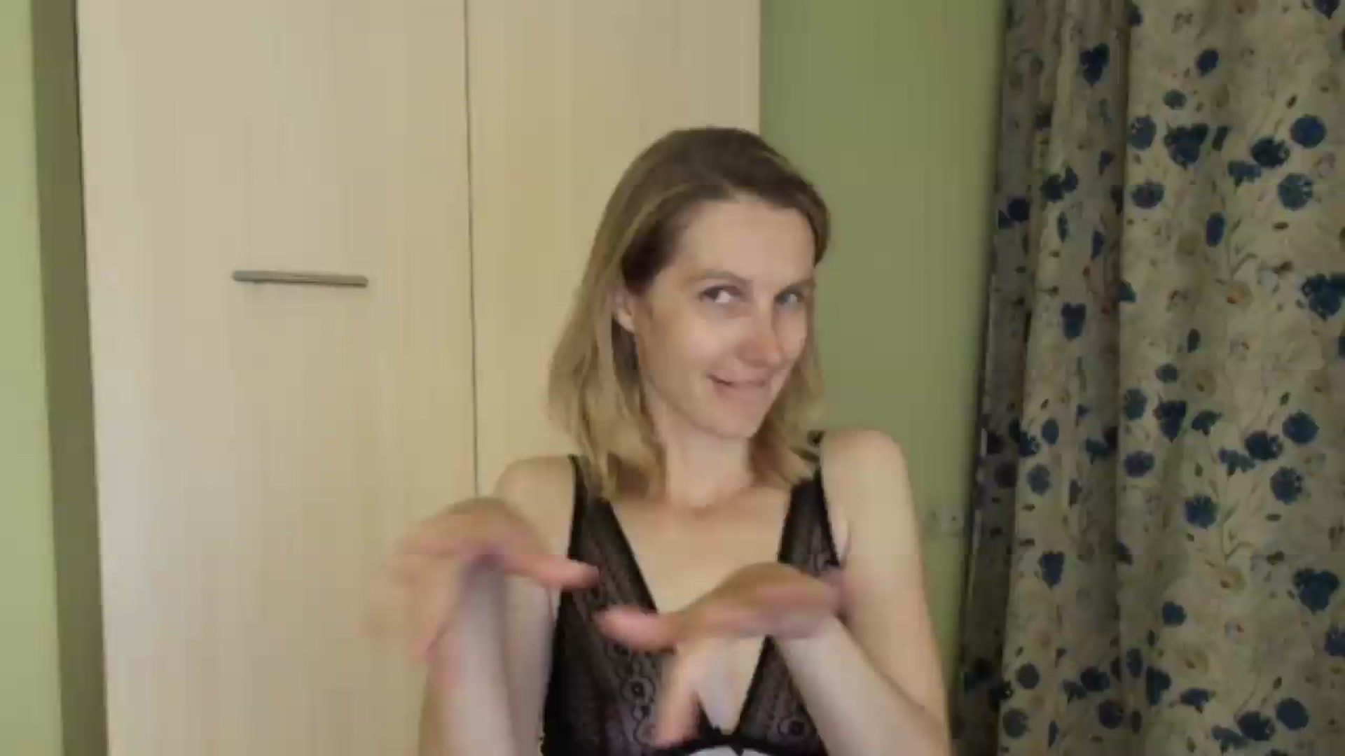 Gallery image thumbnail from HalynatheBest's myfreecams stream on, 07/05/2026, 21:18 image 5 of 20