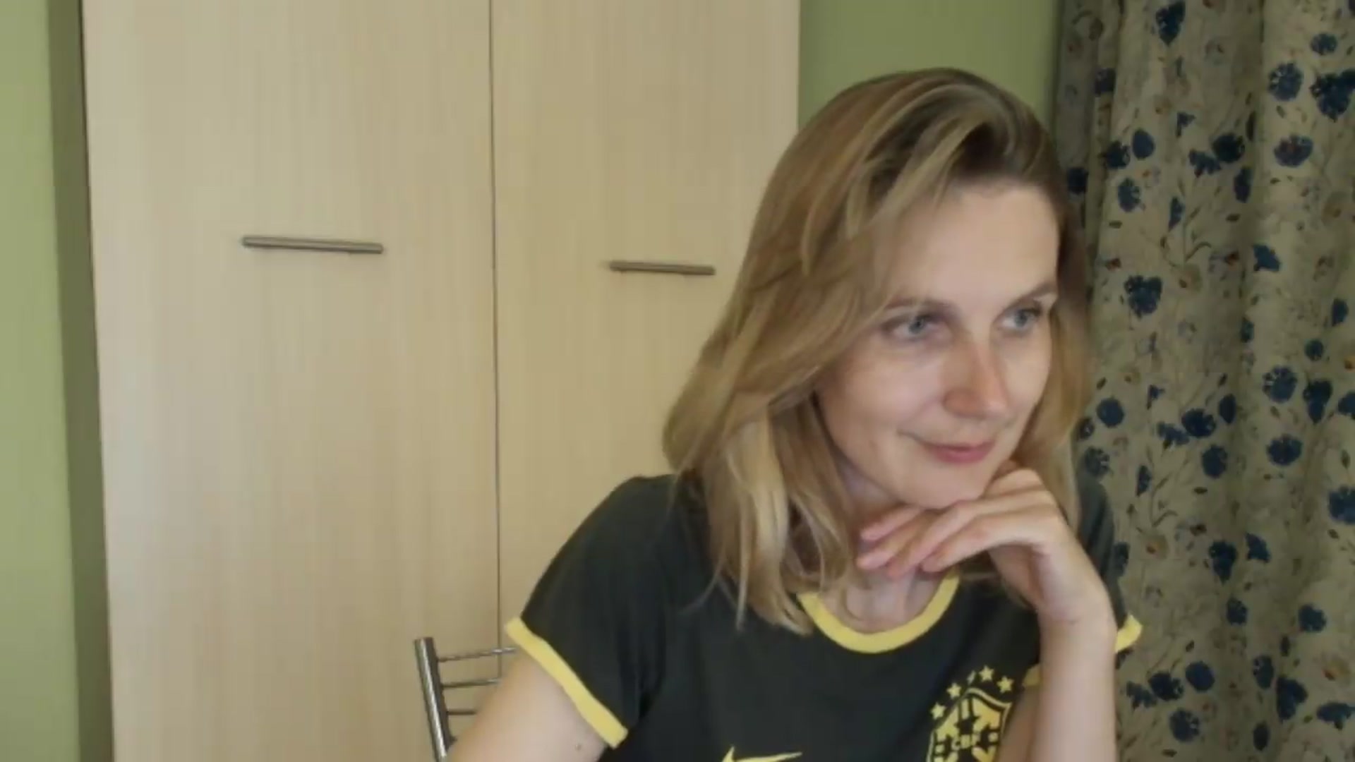 Gallery image thumbnail from HalynatheBest's myfreecams stream on, 07/09/2026, 19:42 image 9 of 20