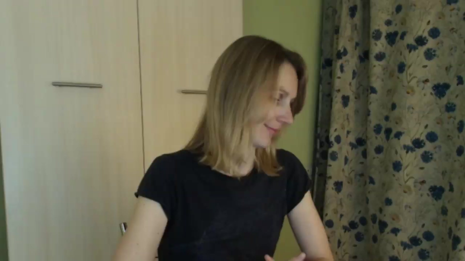 Gallery image thumbnail from HalynatheBest's myfreecams stream on, 07/15/2026, 19:52 image 4 of 20