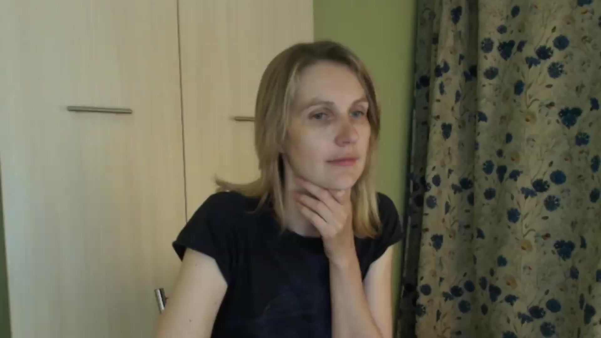 Gallery image thumbnail from HalynatheBest's myfreecams stream on, 07/15/2026, 19:52 image 1 of 20