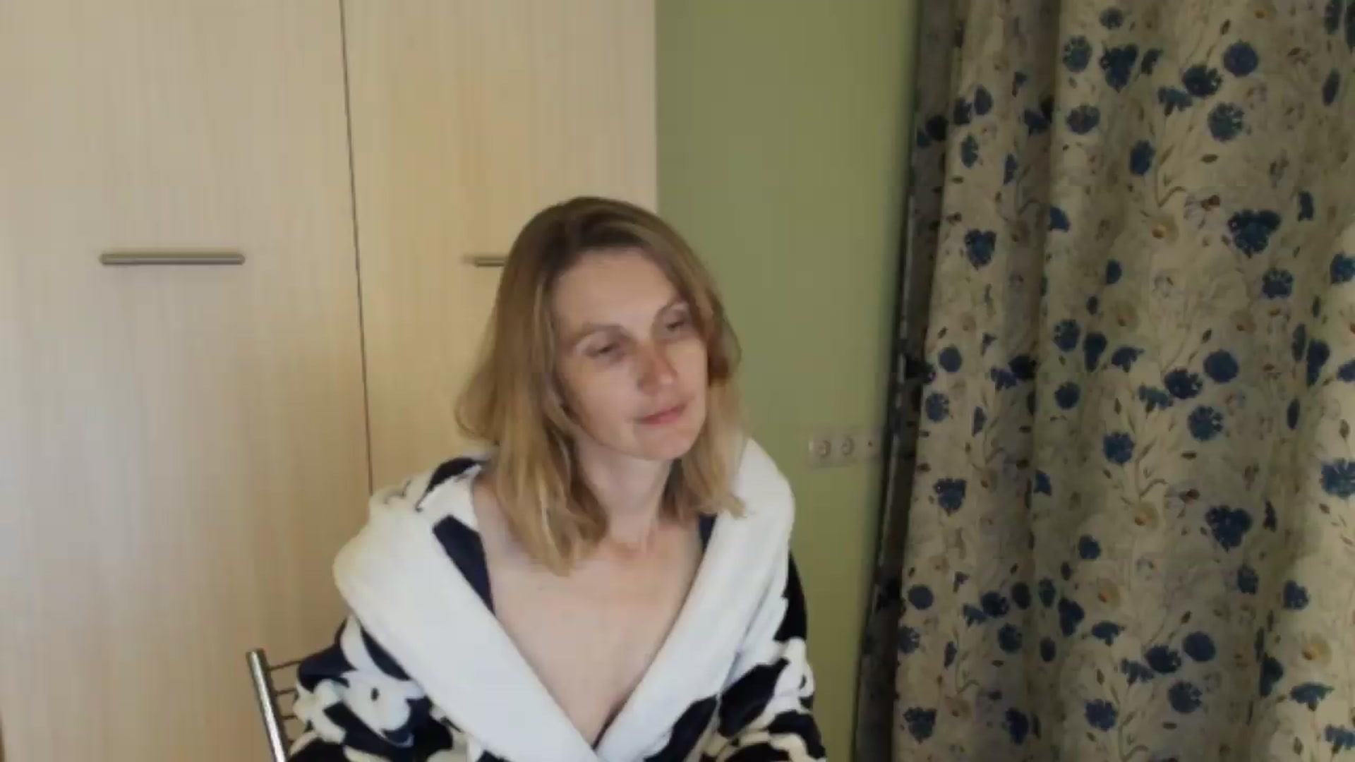 Gallery image thumbnail from HalynatheBest's myfreecams stream on, 07/21/2026, 20:45 image 9 of 20