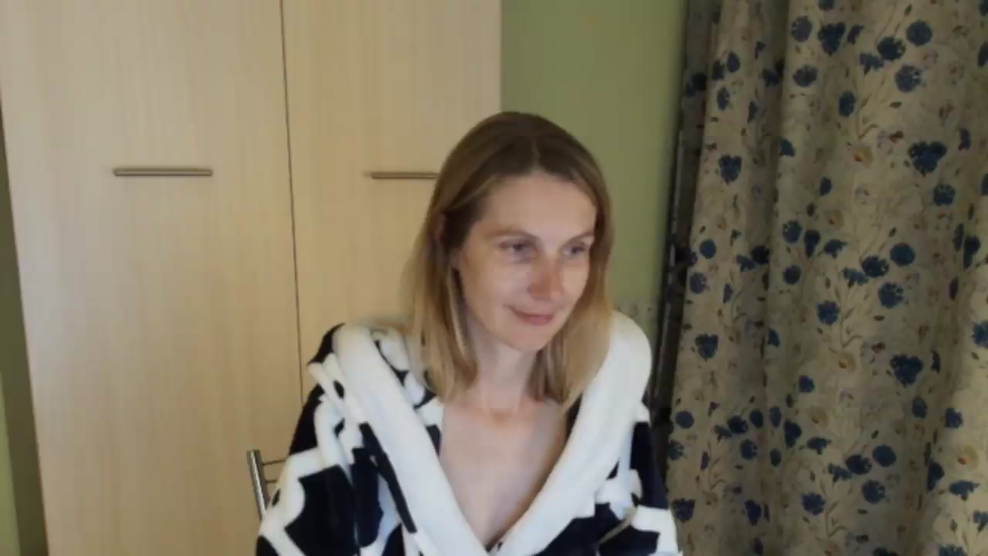 Gallery image thumbnail from HalynatheBest's myfreecams stream on, 07/21/2026, 21:54 image 13 of 20