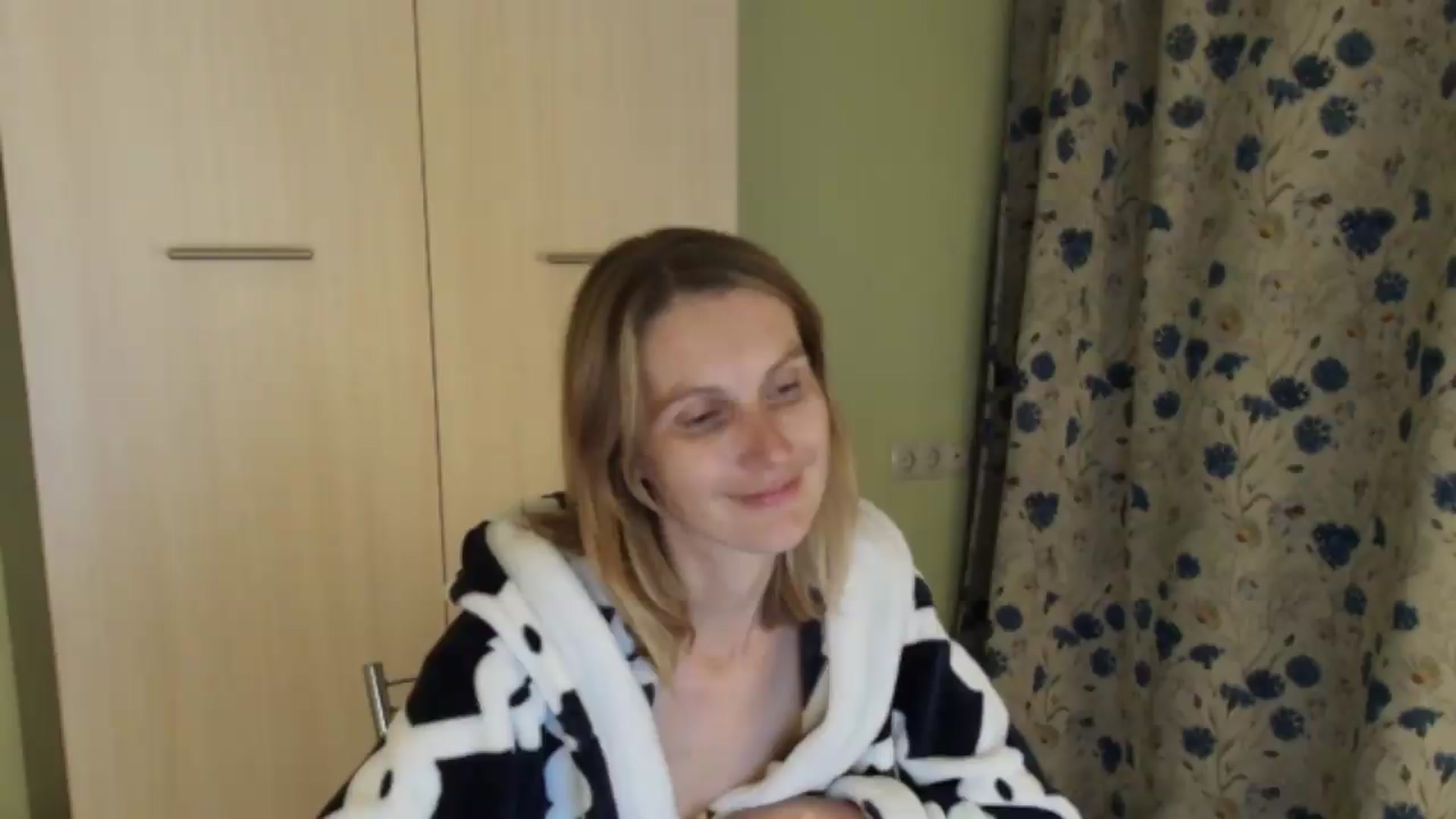 Gallery image thumbnail from HalynatheBest's myfreecams stream on, 07/21/2026, 21:54 image 8 of 20
