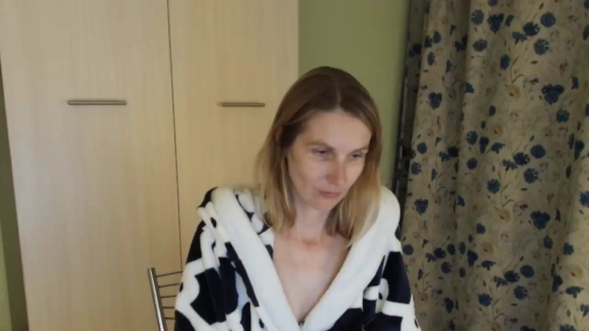 Gallery image thumbnail from HalynatheBest's myfreecams stream on, 07/21/2026, 21:54 image 14 of 20