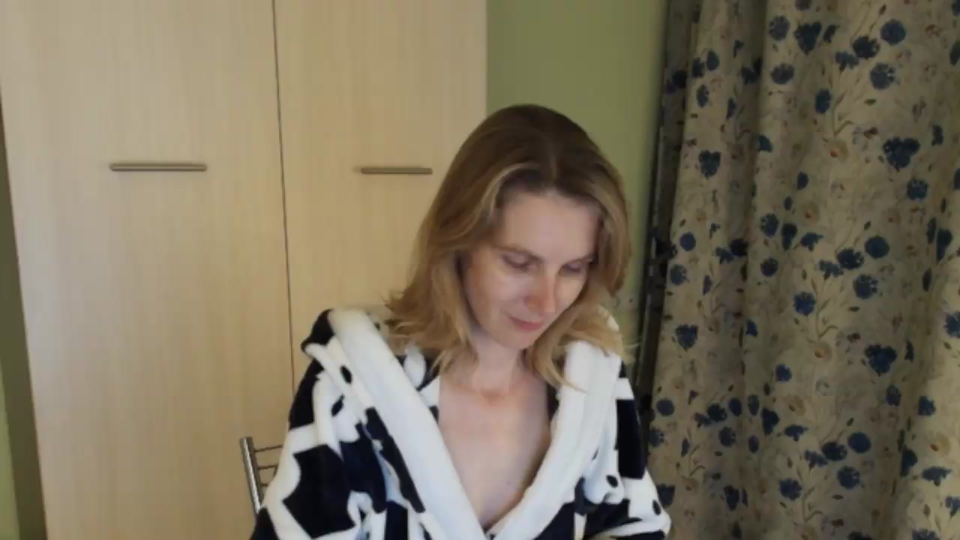 Gallery image thumbnail from HalynatheBest's myfreecams stream on, 07/21/2026, 21:54 image 5 of 20