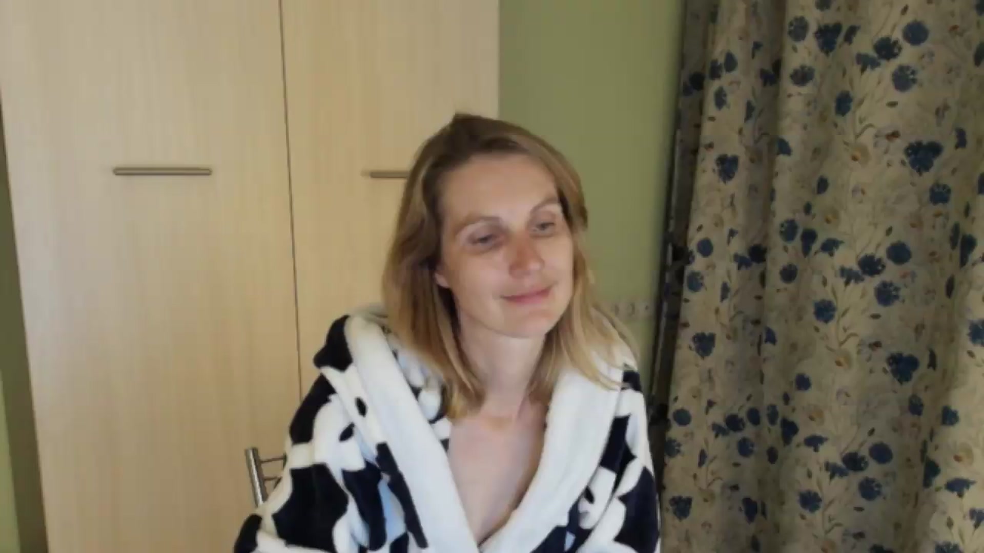Gallery image thumbnail from HalynatheBest's myfreecams stream on, 07/21/2026, 21:54 image 4 of 20