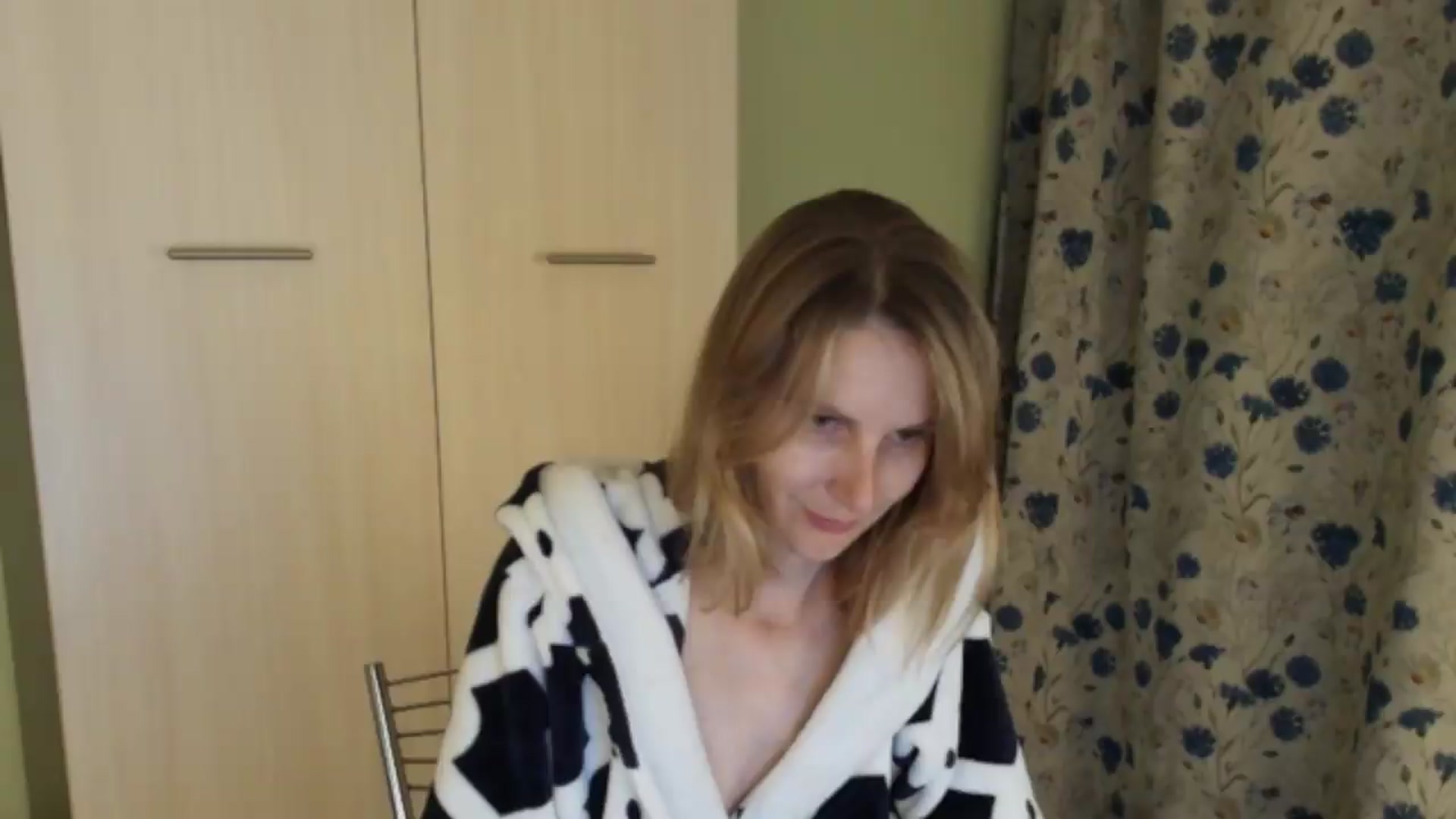 Gallery image thumbnail from HalynatheBest's myfreecams stream on, 07/21/2026, 21:54 image 18 of 20
