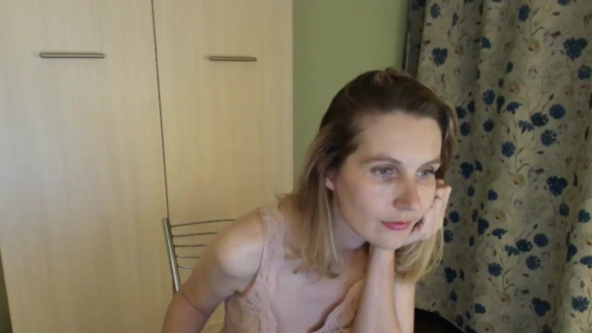 Gallery image thumbnail from HalynatheBest's myfreecams stream on, 07/27/2026, 20:37 image 15 of 20