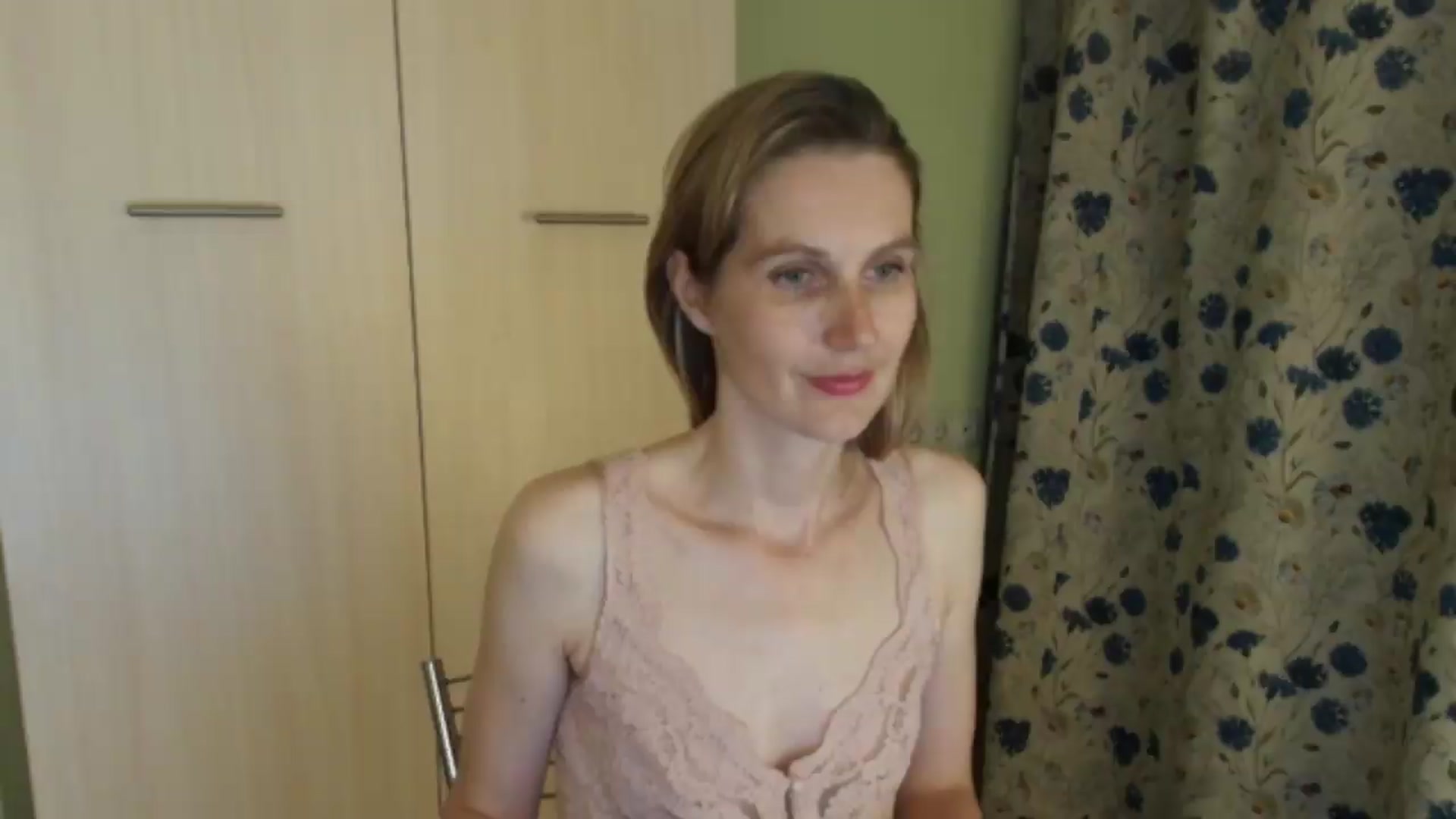 Gallery image thumbnail from HalynatheBest's myfreecams stream on, 07/27/2026, 20:37 image 4 of 20