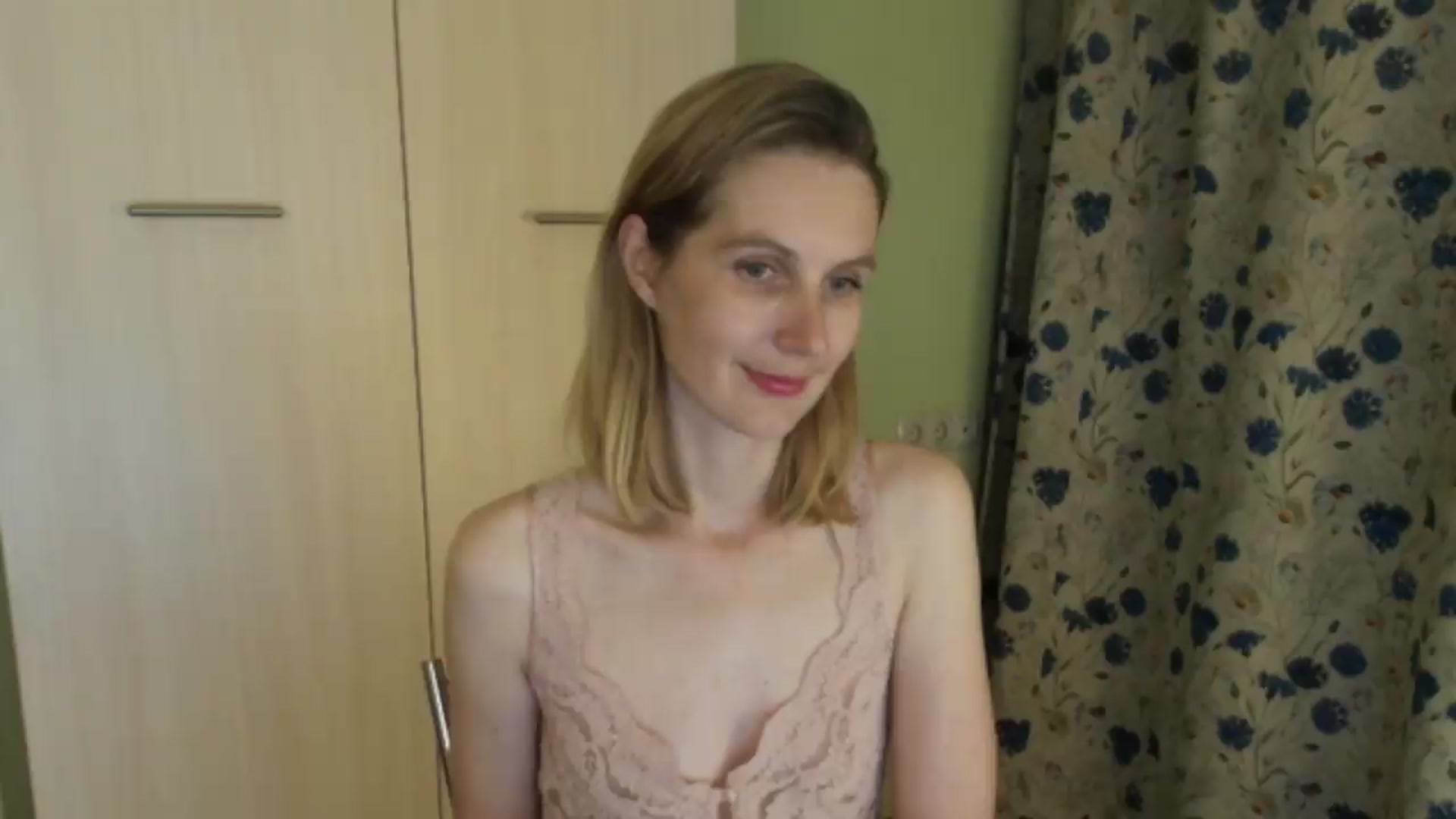 Gallery image thumbnail from HalynatheBest's myfreecams stream on, 07/27/2026, 20:37 image 2 of 20