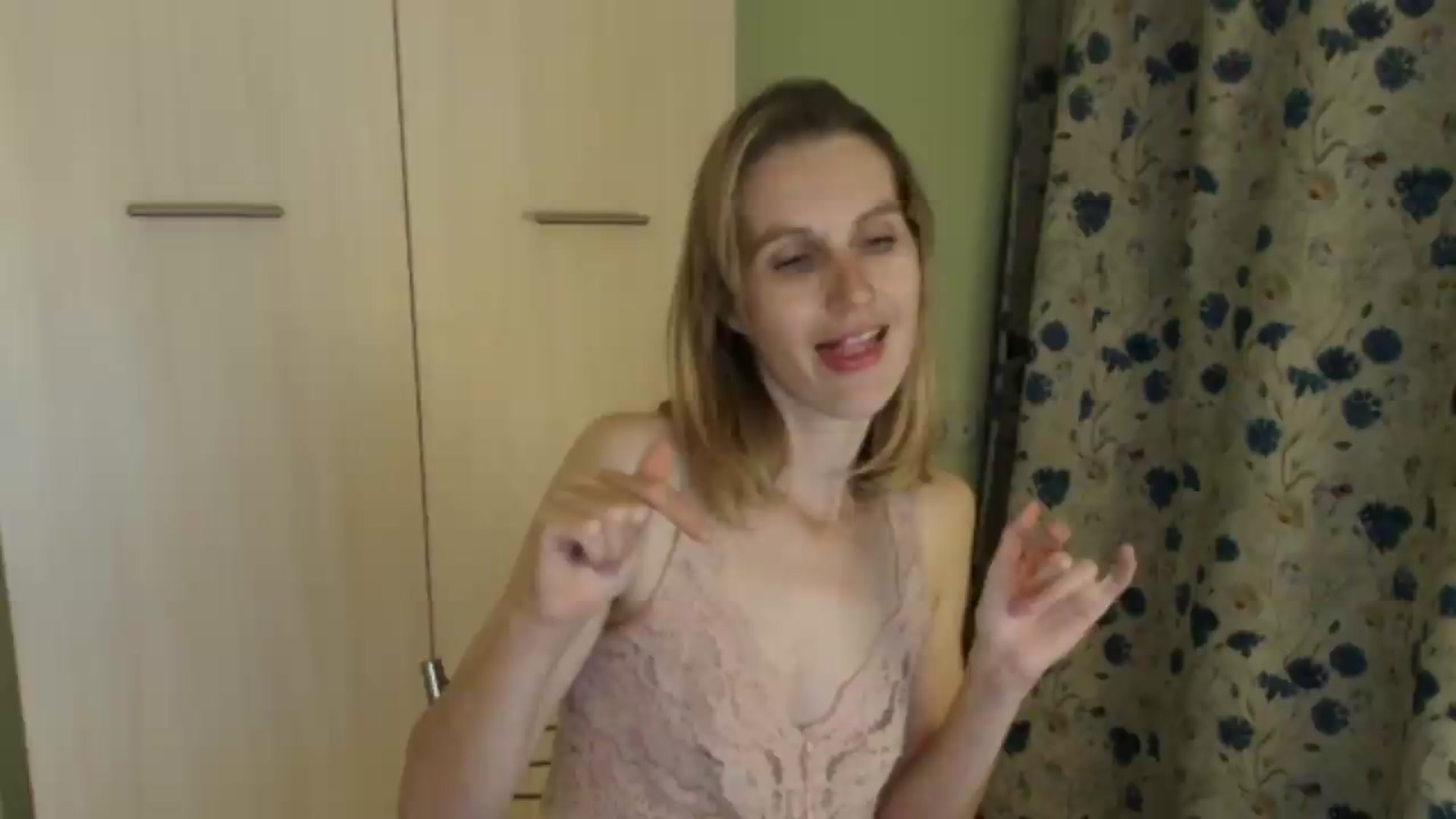 Gallery image thumbnail from HalynatheBest's myfreecams stream on, 07/27/2026, 20:37 image 12 of 20