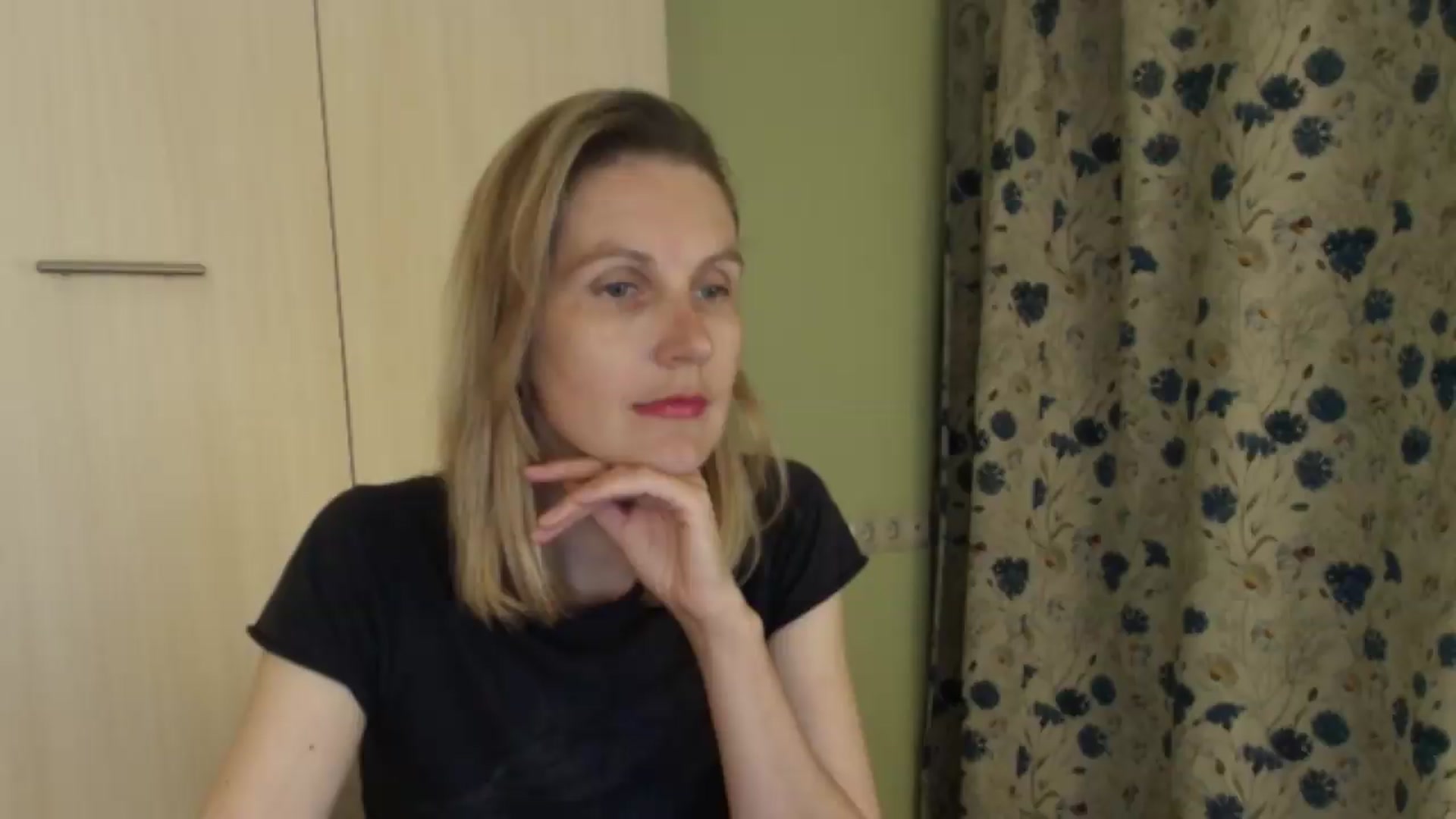 Gallery image thumbnail from HalynatheBest's myfreecams stream on, 08/03/2026, 21:09 image 6 of 20