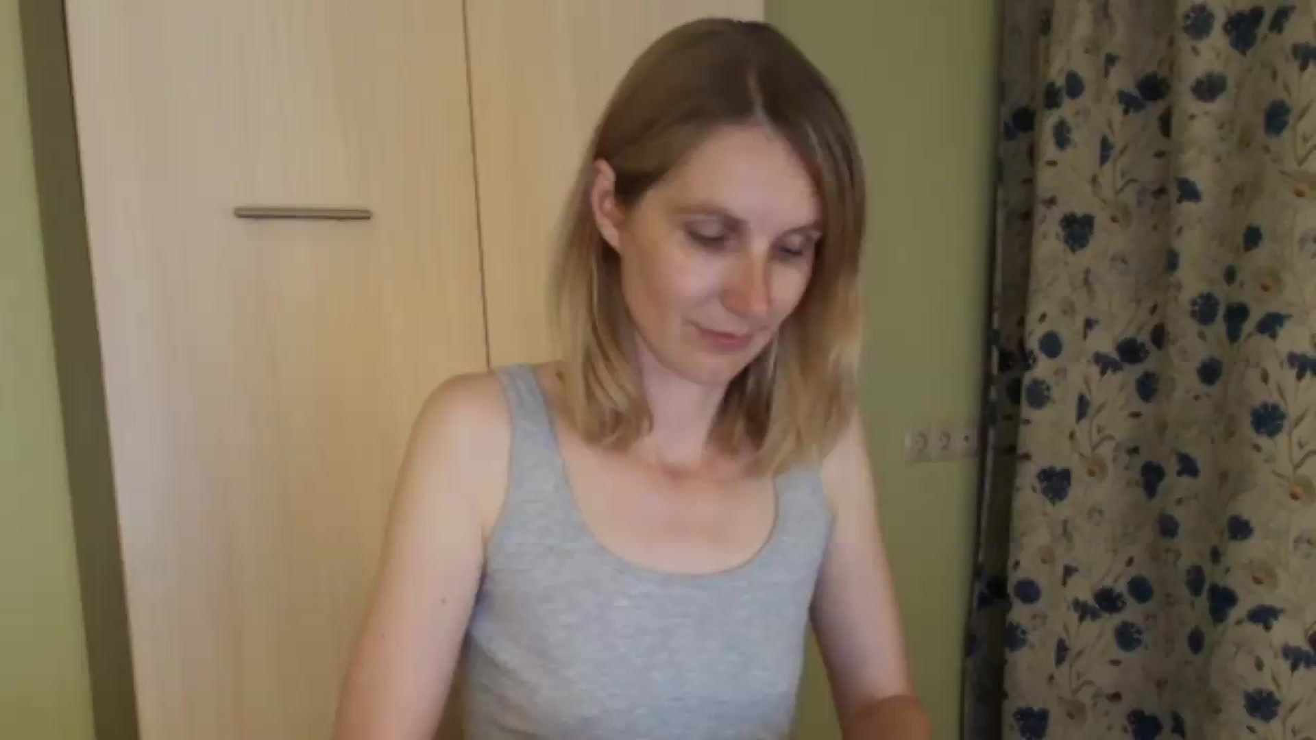 Gallery image thumbnail from HalynatheBest's myfreecams stream on, 08/06/2026, 20:39 image 15 of 20