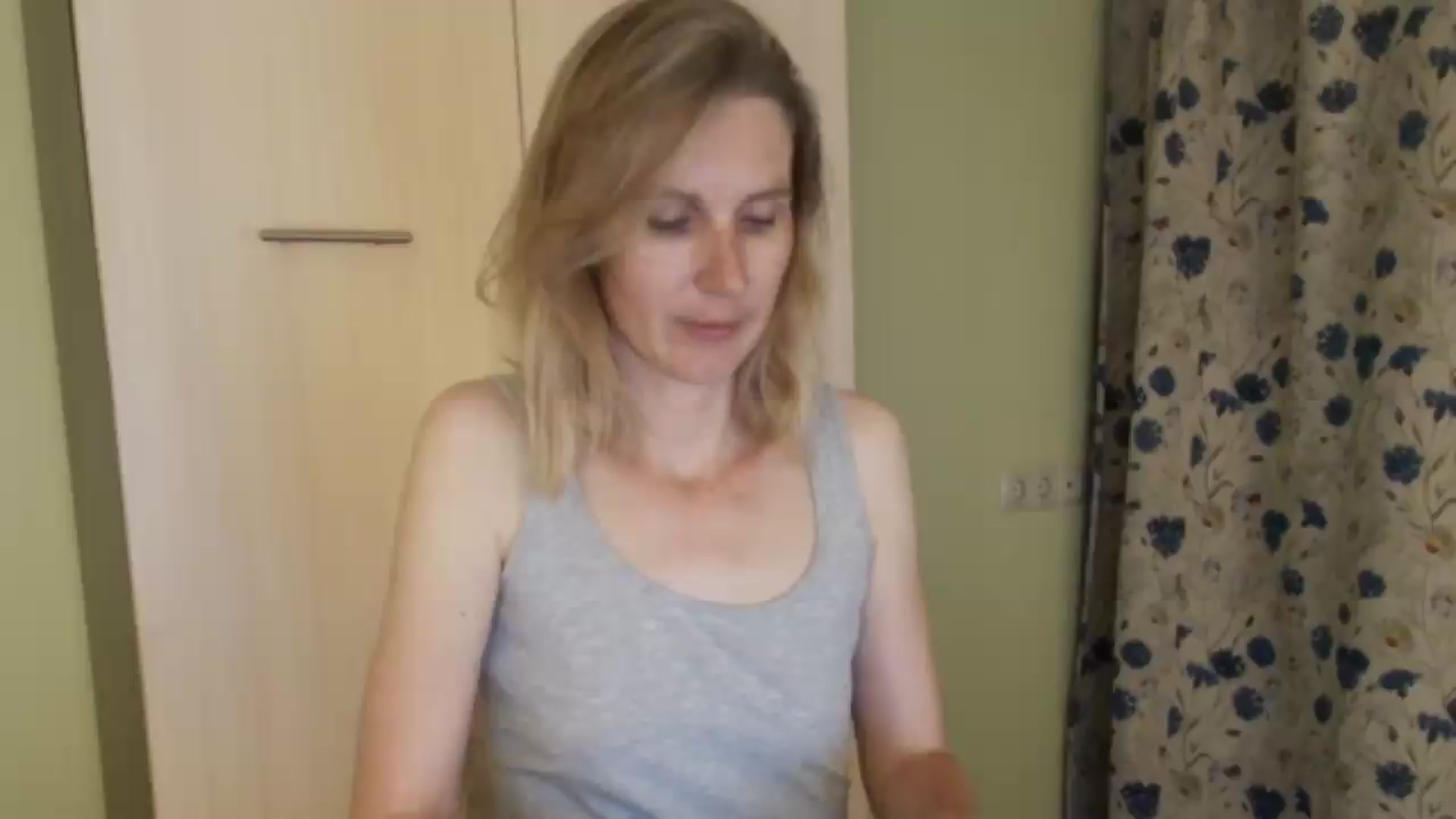 Gallery image thumbnail from HalynatheBest's myfreecams stream on, 08/06/2026, 20:39 image 3 of 20