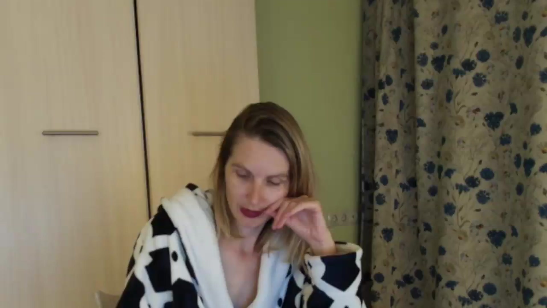 Gallery image thumbnail from HalynatheBest's myfreecams stream on, 08/09/2026, 21:13 image 16 of 20