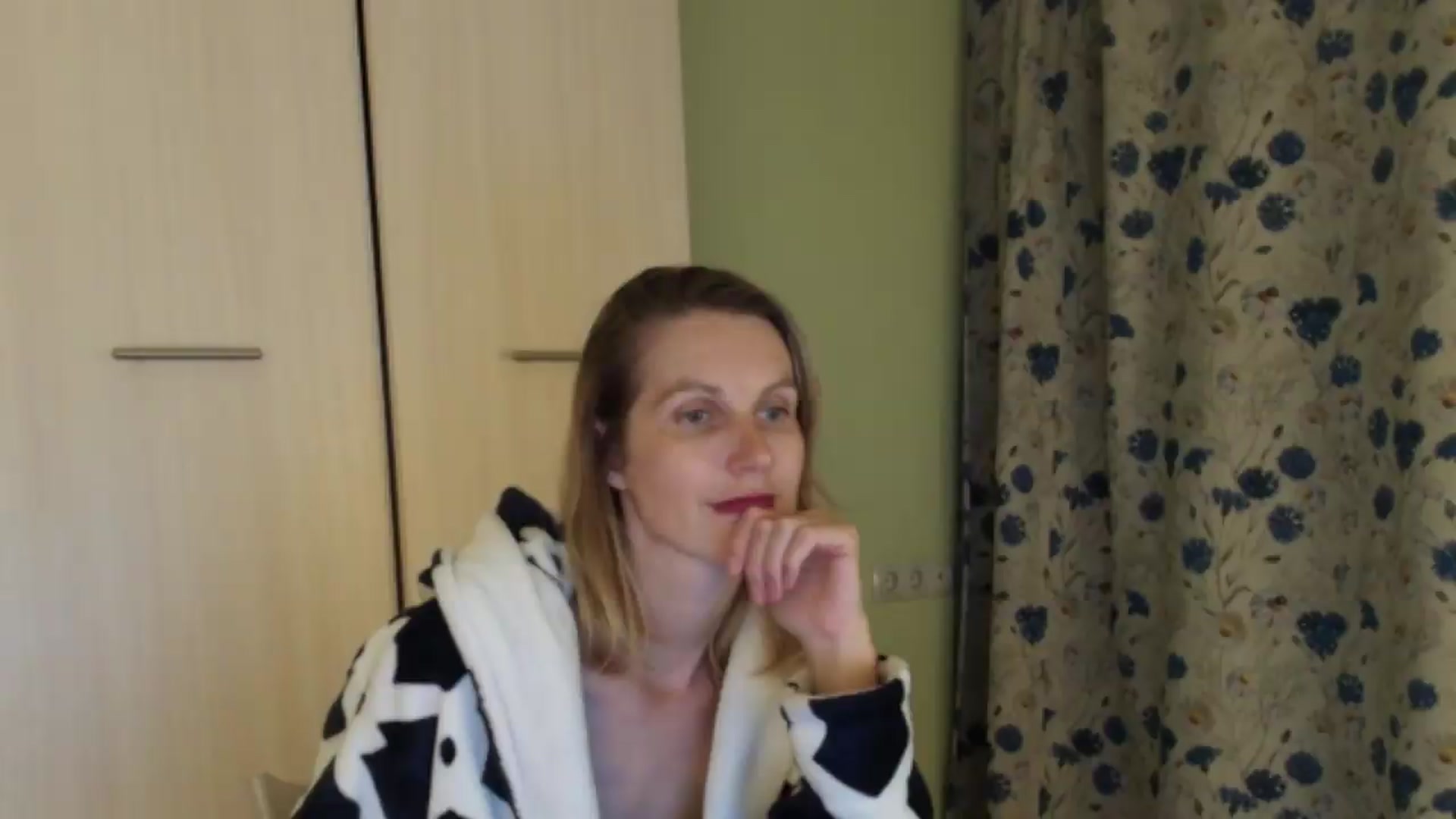Gallery image thumbnail from HalynatheBest's myfreecams stream on, 08/09/2026, 21:13 image 9 of 20