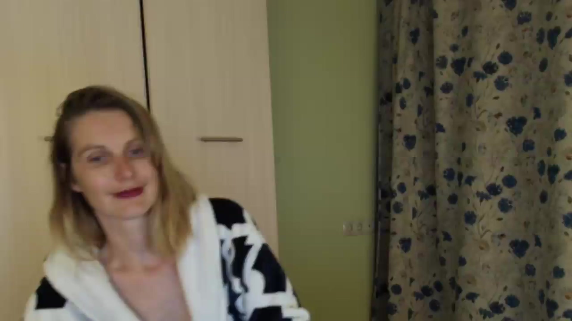 Gallery image thumbnail from HalynatheBest's myfreecams stream on, 08/09/2026, 21:13 image 5 of 20
