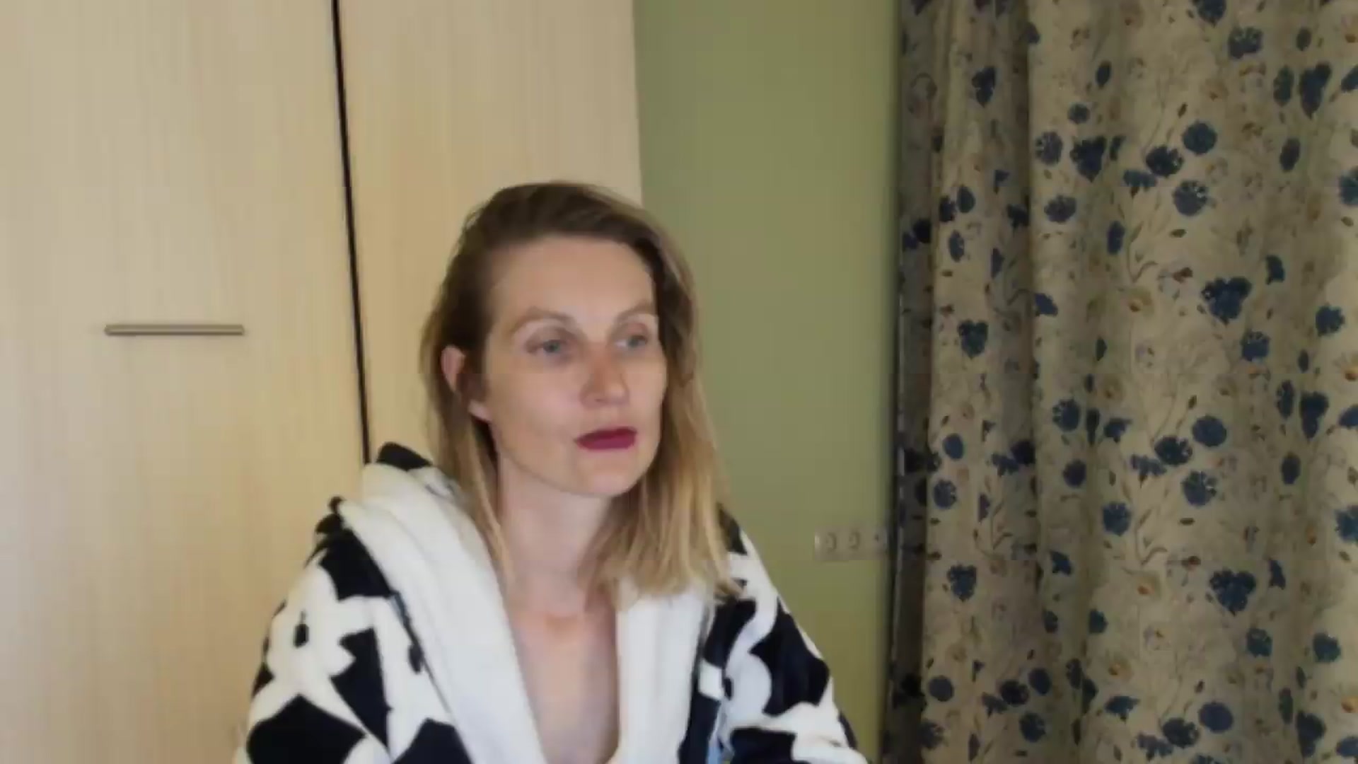 Gallery image thumbnail from HalynatheBest's myfreecams stream on, 08/09/2026, 21:13 image 1 of 20