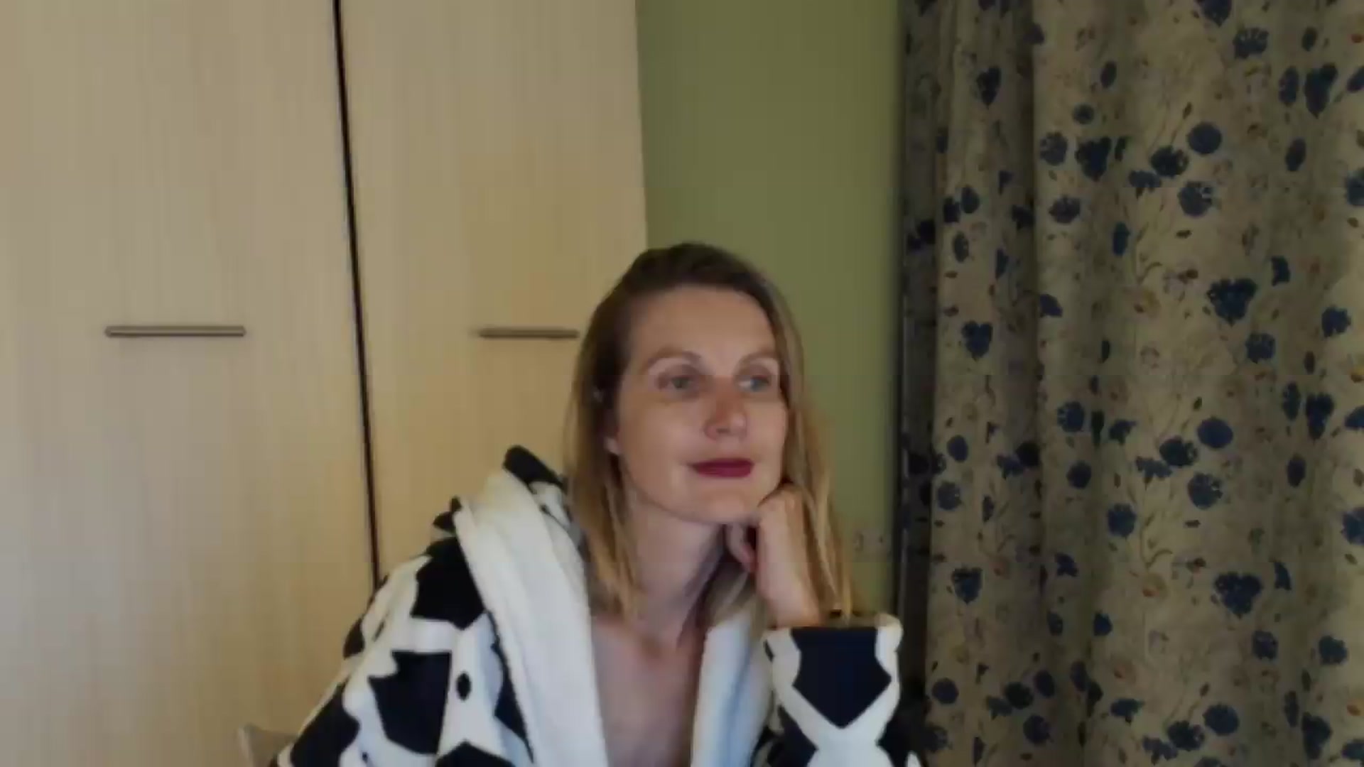 Gallery image thumbnail from HalynatheBest's myfreecams stream on, 08/09/2026, 21:13 image 7 of 20